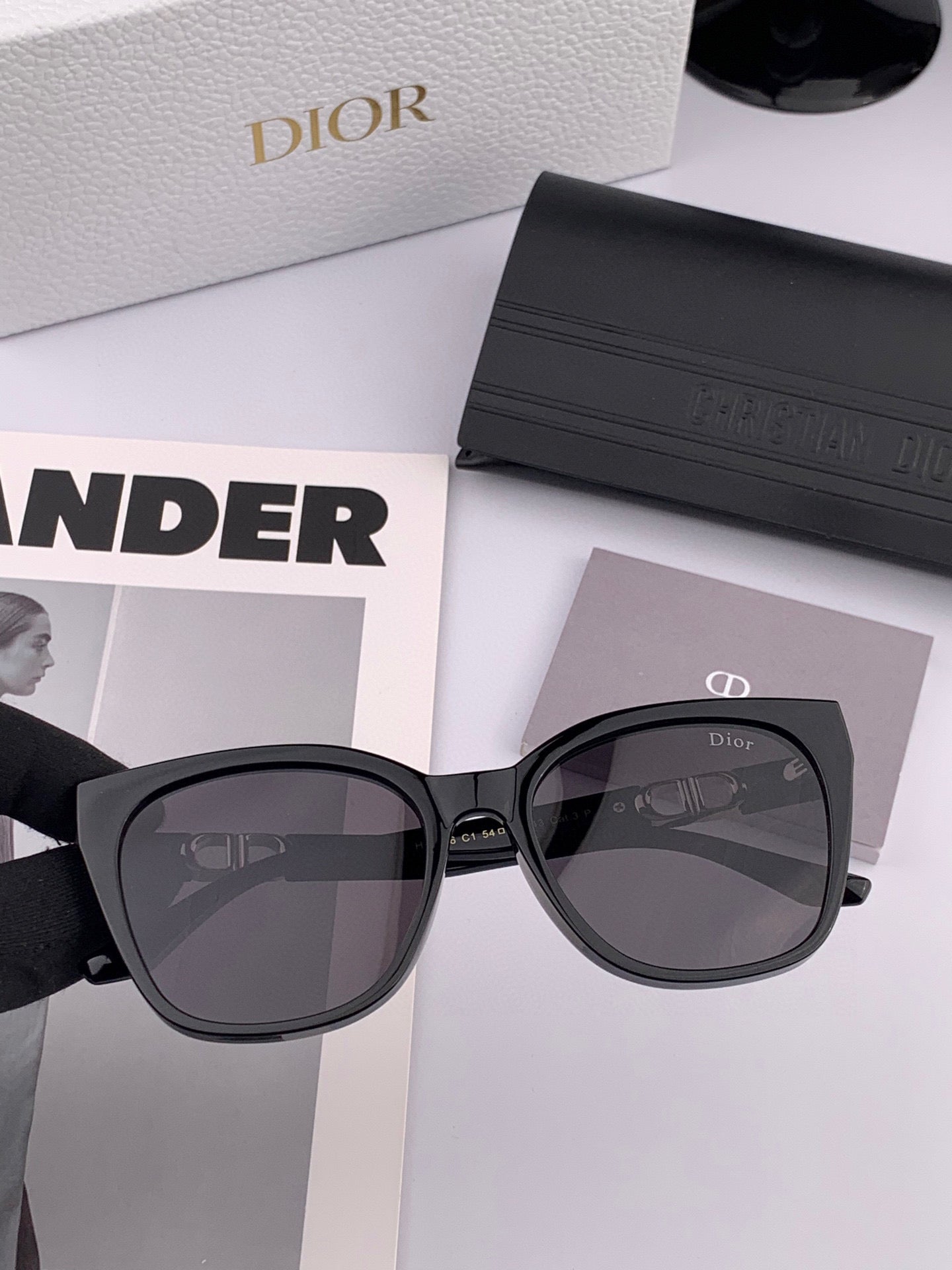 MONTAIGNE SUNGLASS CD67711 IN ACETATE - Ivory