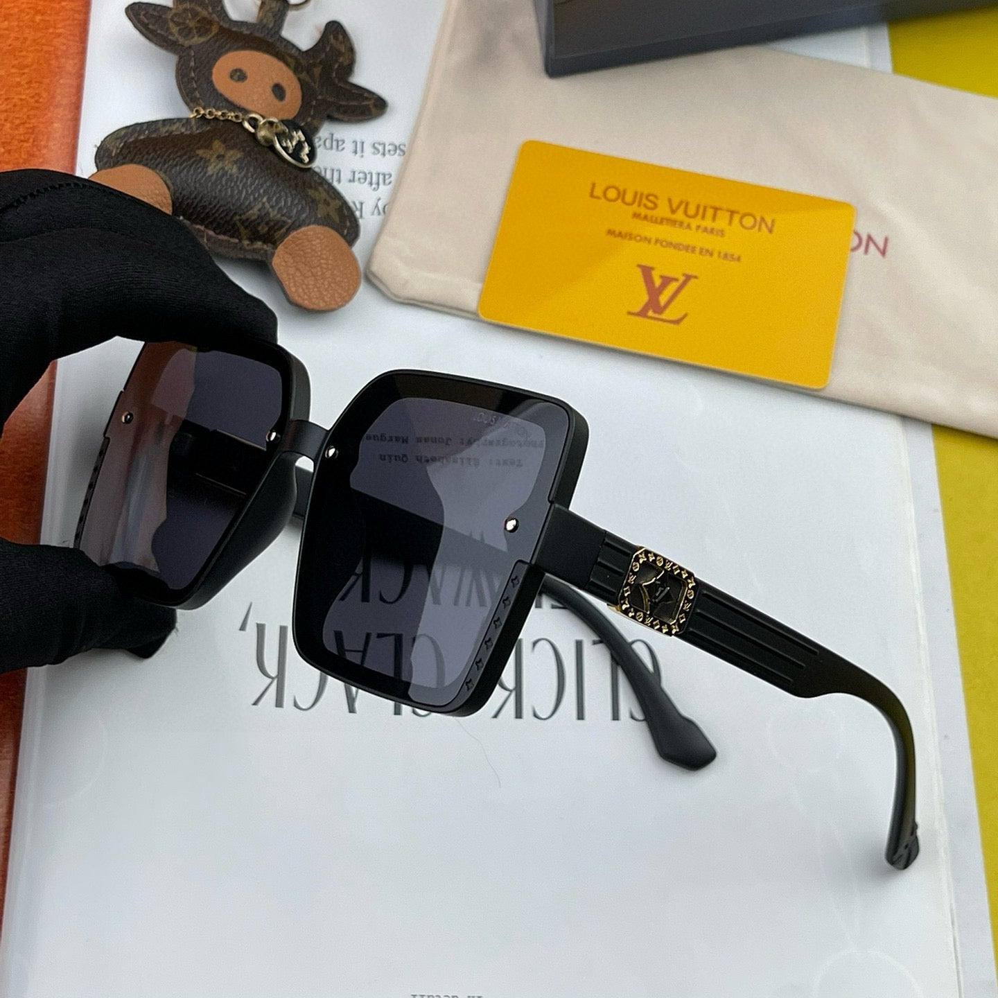 LARGE SQUARE SUNGLASS L1845 IN ACETATE - White