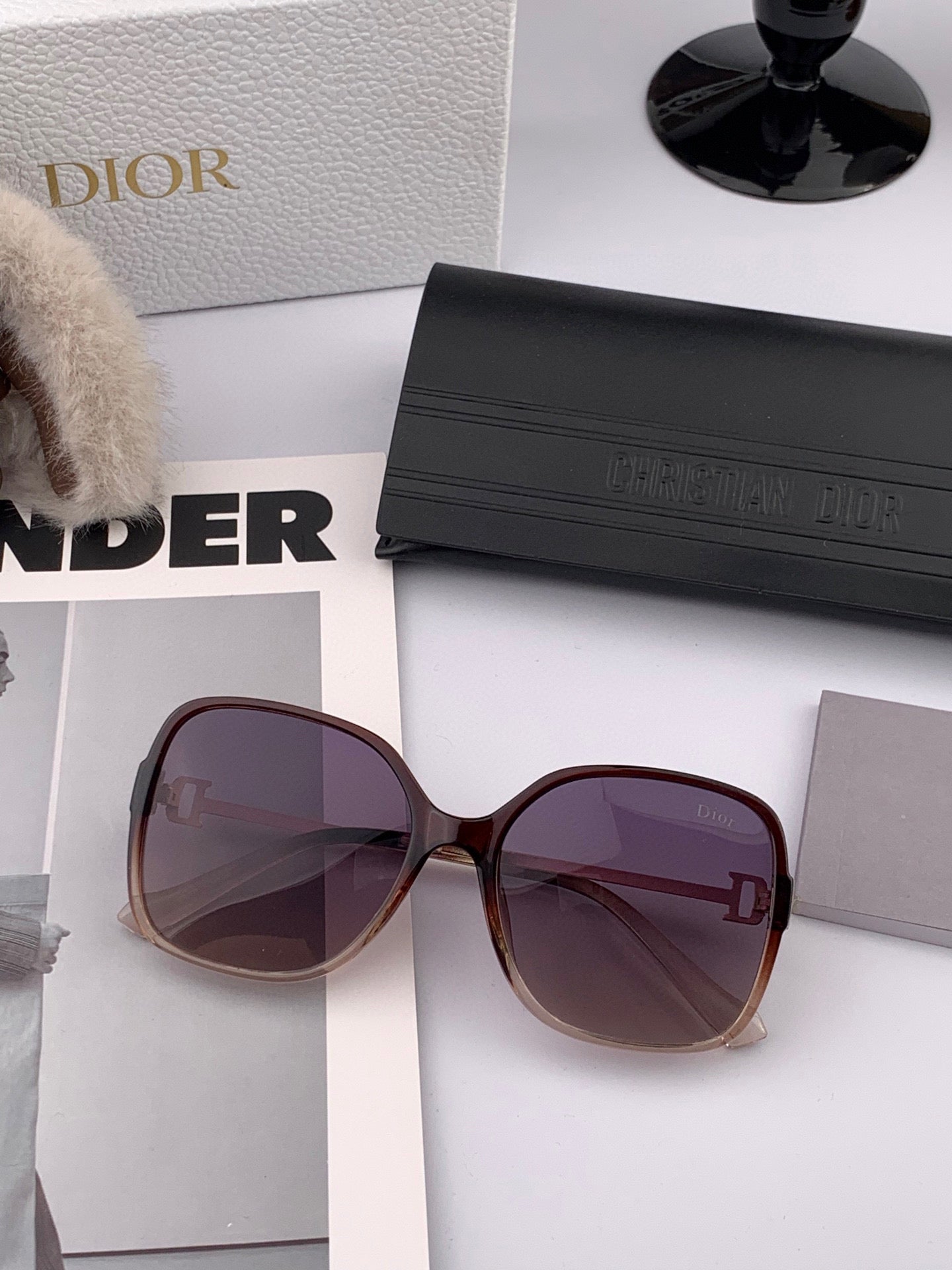MONTAIGNE SUNGLASS D8266 IN METAL - Red