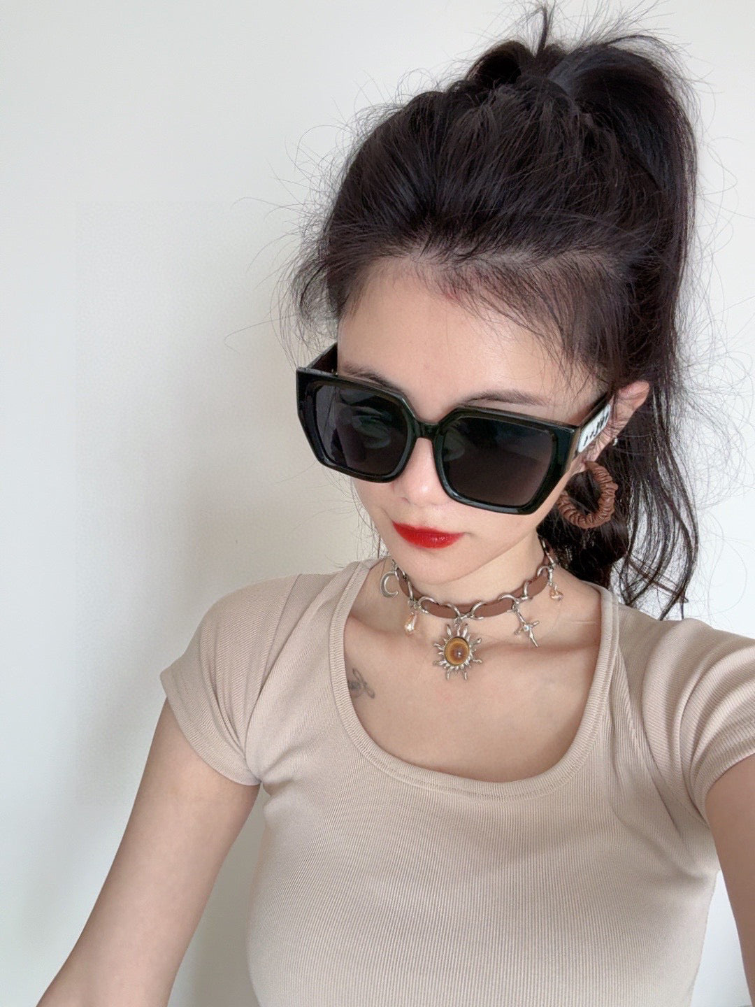 SQUARE SUNGLASS L6133 IN ACETATE FRAME EMBOSSED LOGO - Black