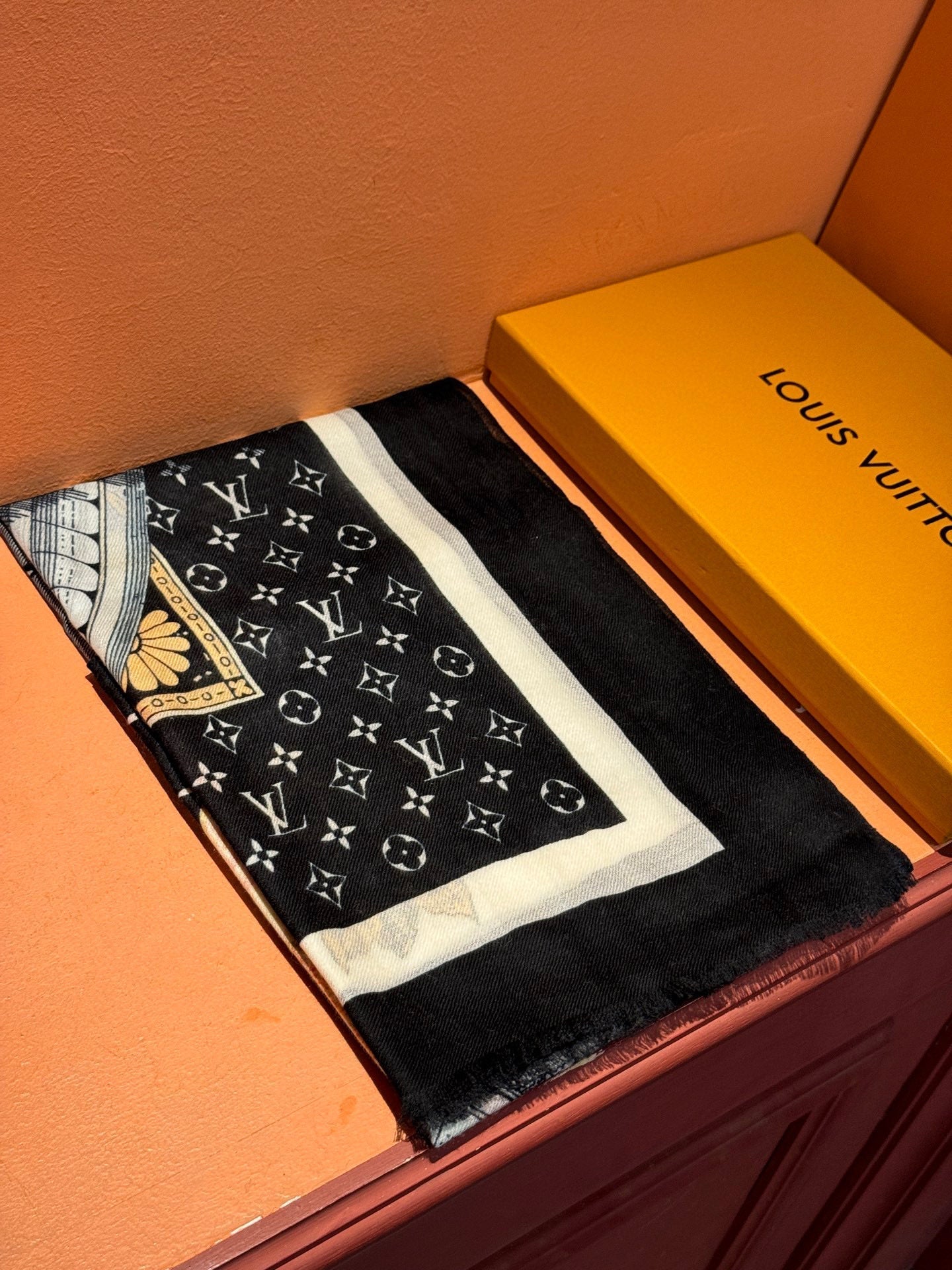 LV SCARF 200 CM IN CASHMERE 738531