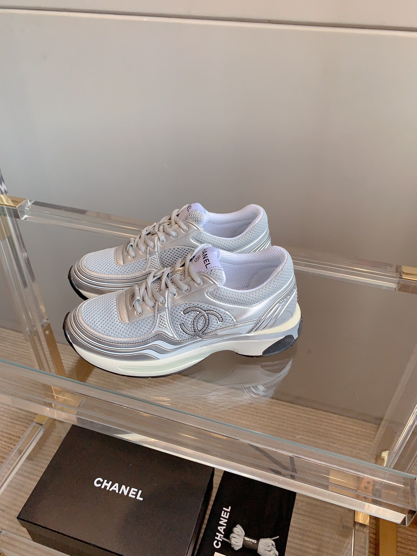 CC SNEAKERS IN GLOSSY SILVER CALFSKIN AND MESH - 35