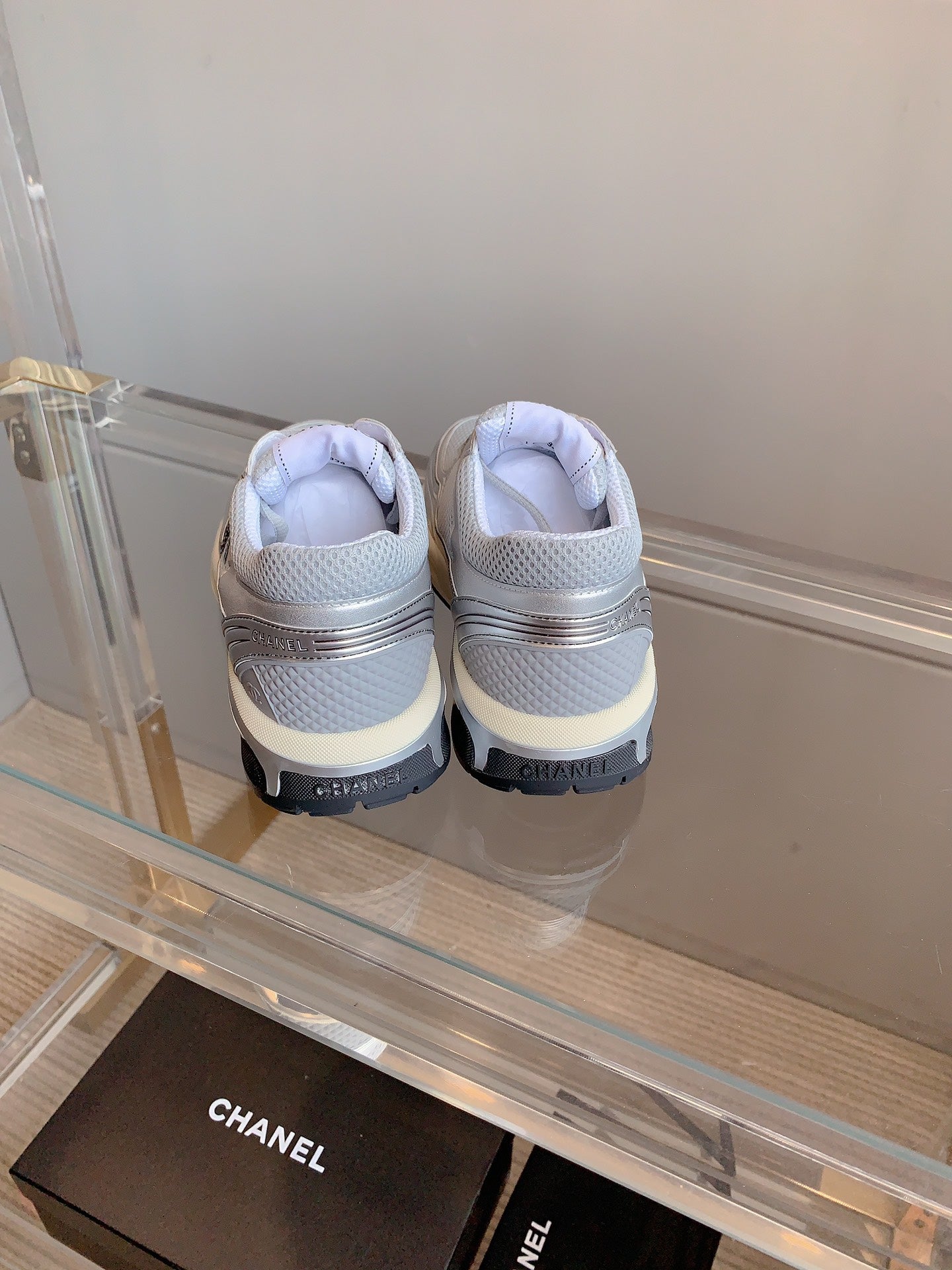 CC SNEAKERS IN GLOSSY SILVER CALFSKIN AND MESH - 35