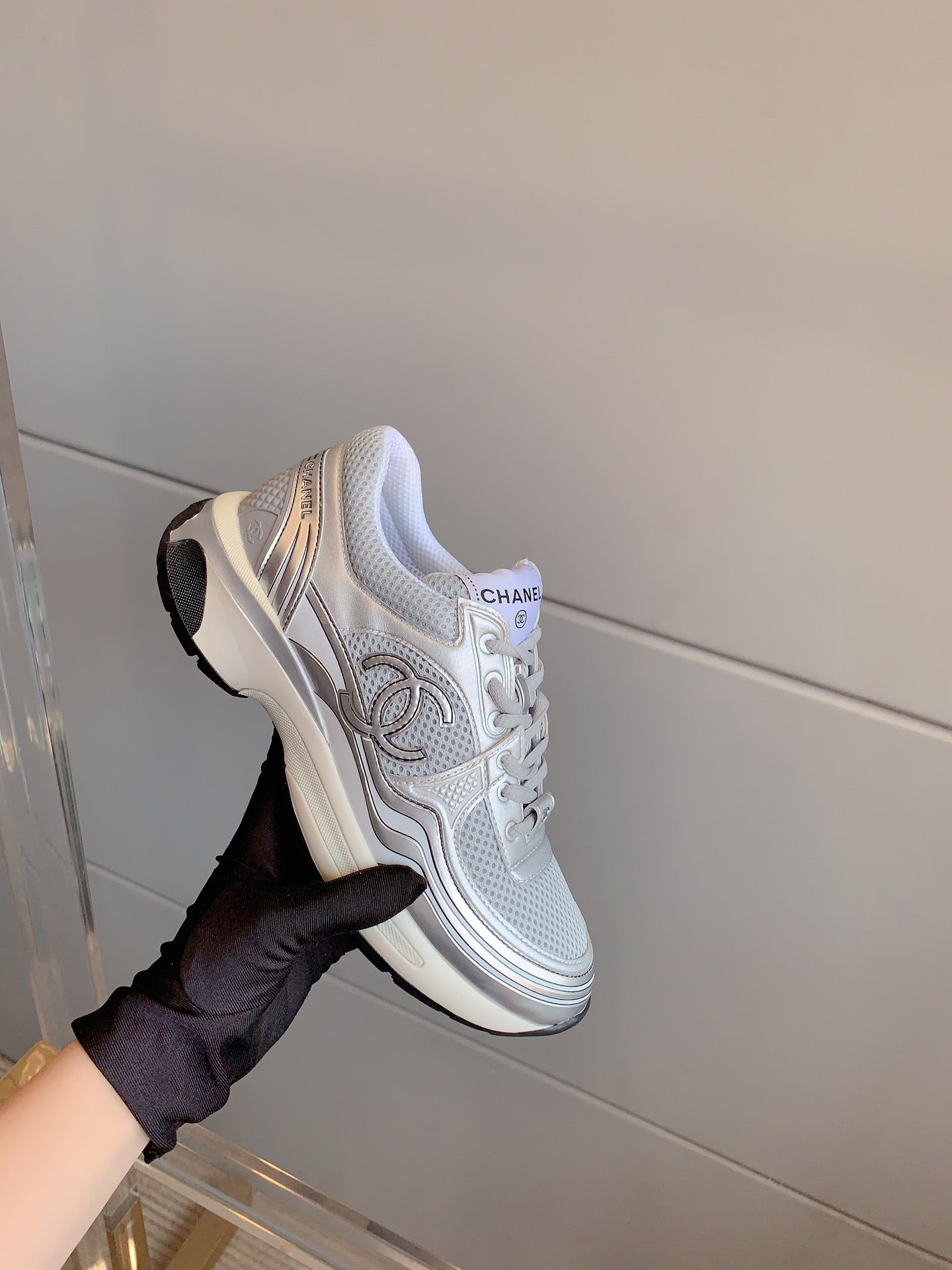 CC SNEAKERS IN GLOSSY SILVER CALFSKIN AND MESH - 35