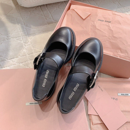 Лофери чорні шкіряні з ремінцем – 35