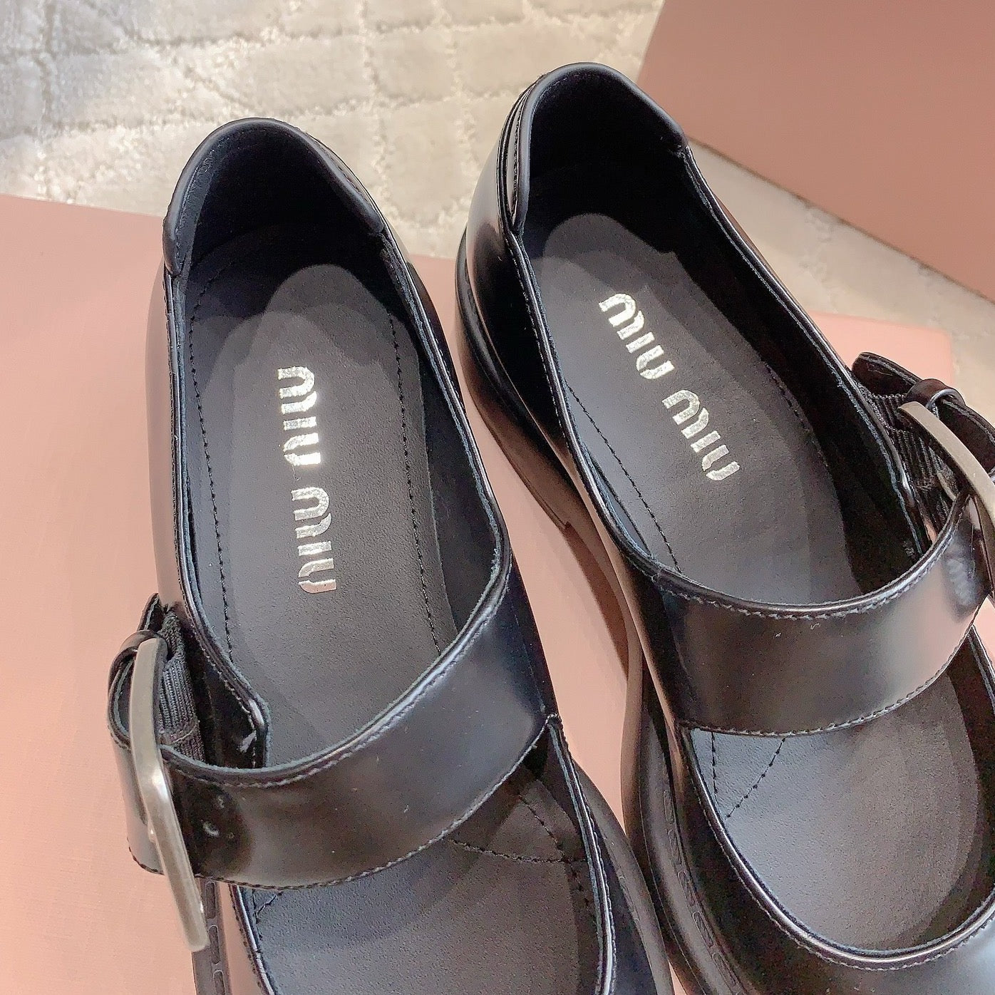 Loafer Black Cowhide With Cross-strap - 35