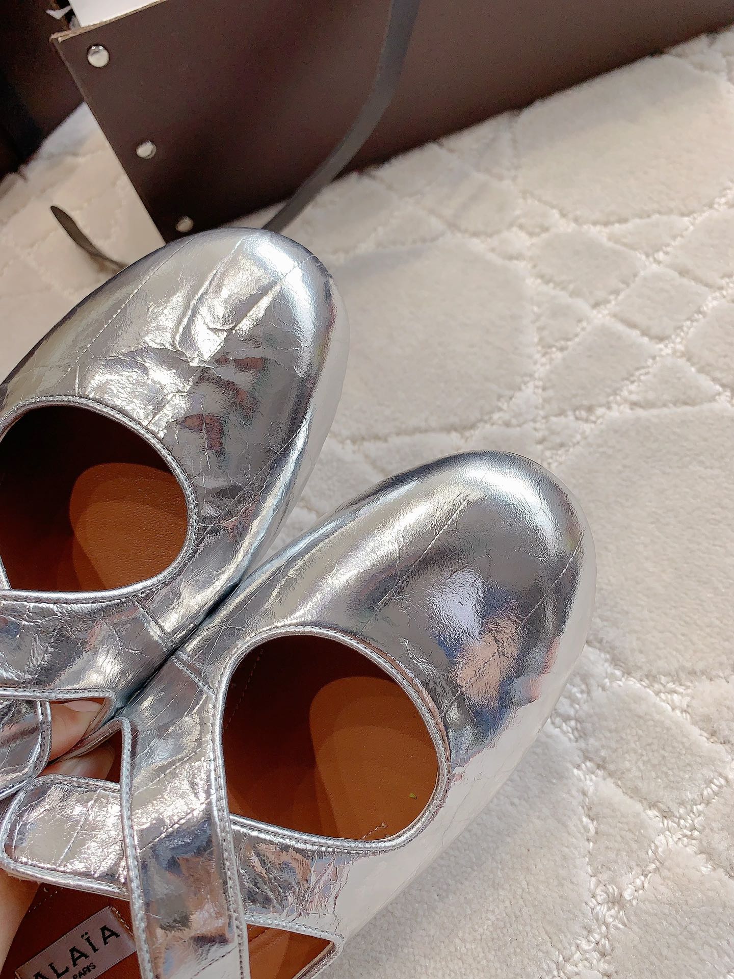 ALAIA CRISS CROSS BALLET FLAT IN SILVER LAMBSKIN - 35