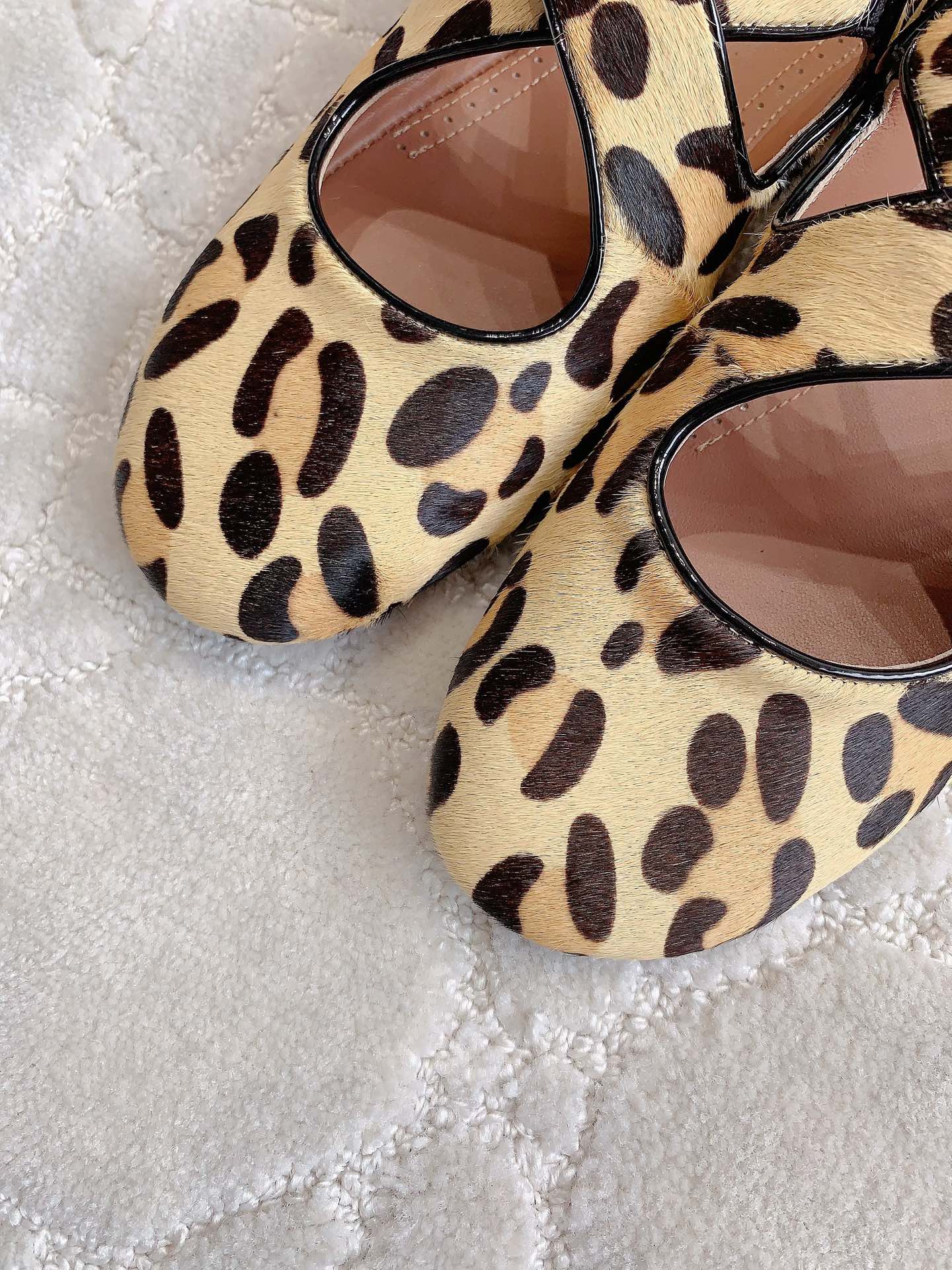 ALAIA CRISS CROSS BALLET FLAT IN LEOPARD LAMBSKIN WITH SILVER HARDWARE - 35