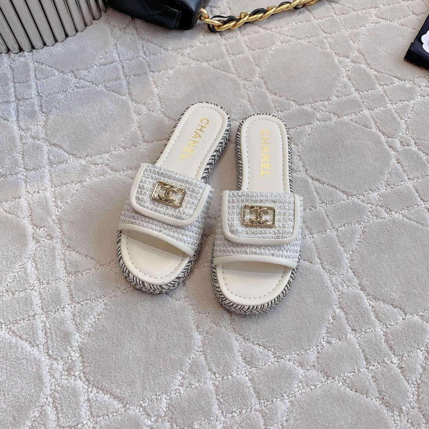 PLATFORM SLIPPERS IN WHITE WOOL AND LAMBSKIN - 35