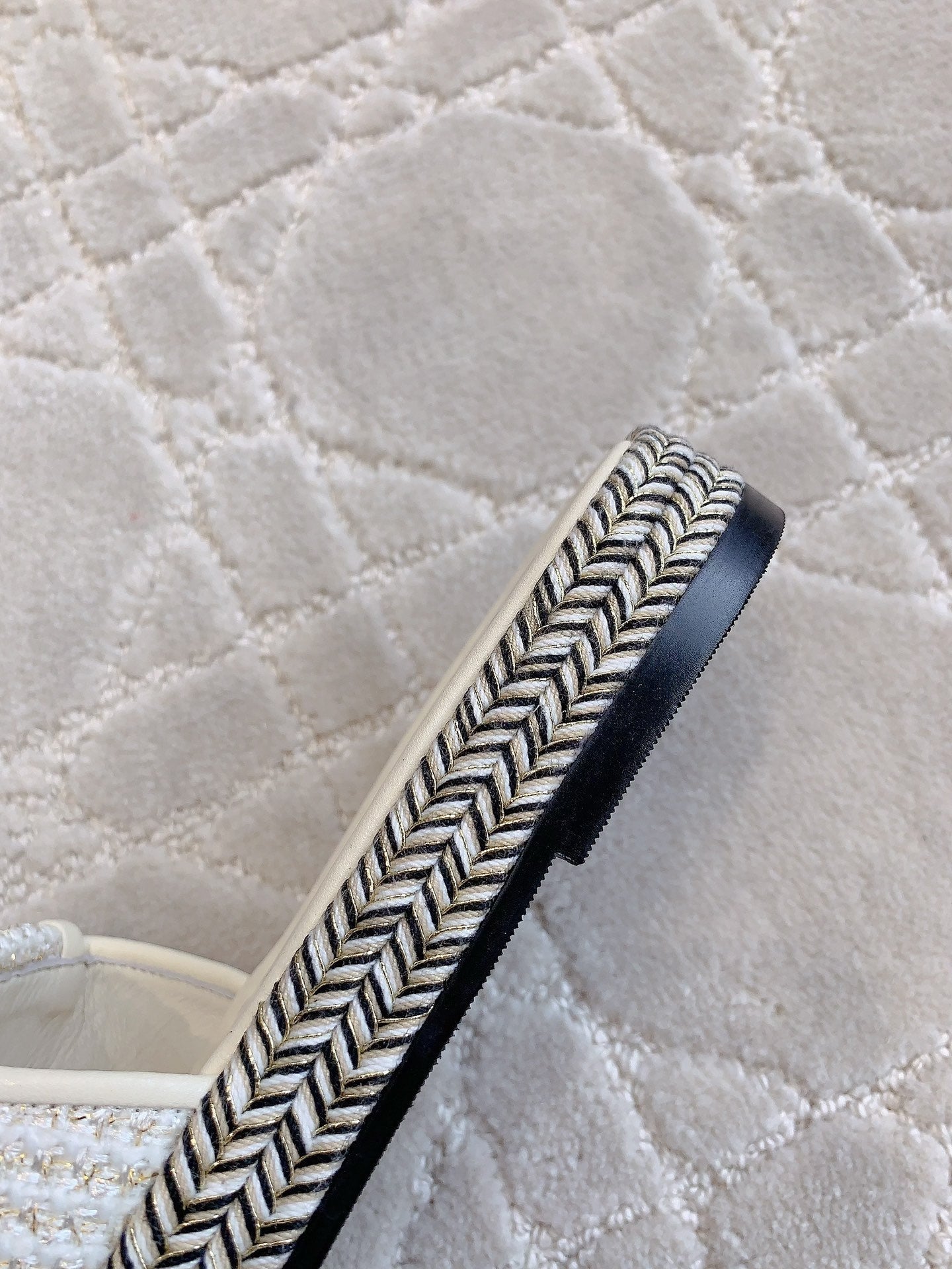 PLATFORM SLIPPERS IN WHITE WOOL AND LAMBSKIN - 35