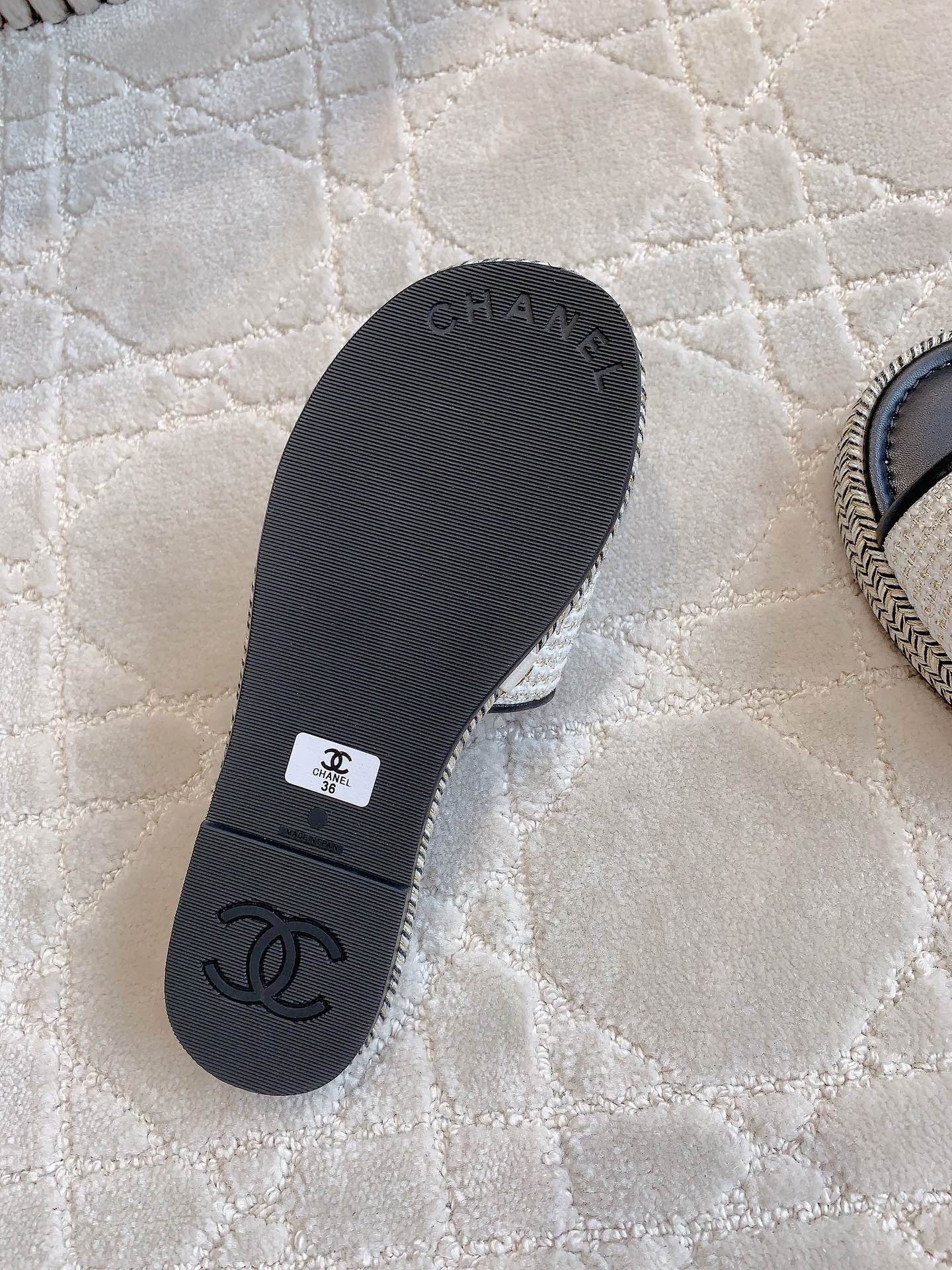PLATFORM SLIPPERS IN WHITE WOOL AND BLACK LAMBSKIN - 35