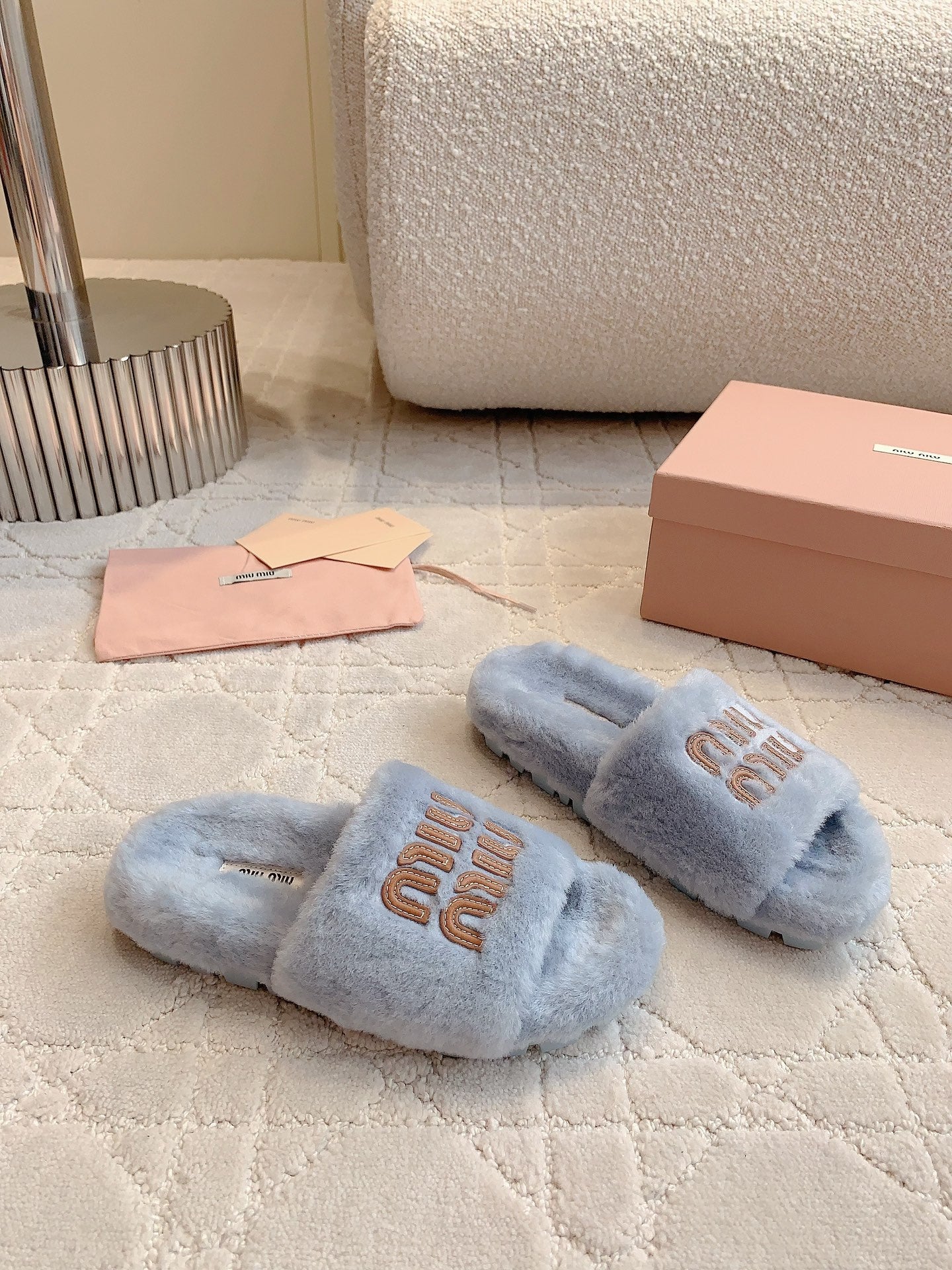 RABBIT FUR SLIPPERS RHINO GRAY WITH EMBROIDED LOGO - 35