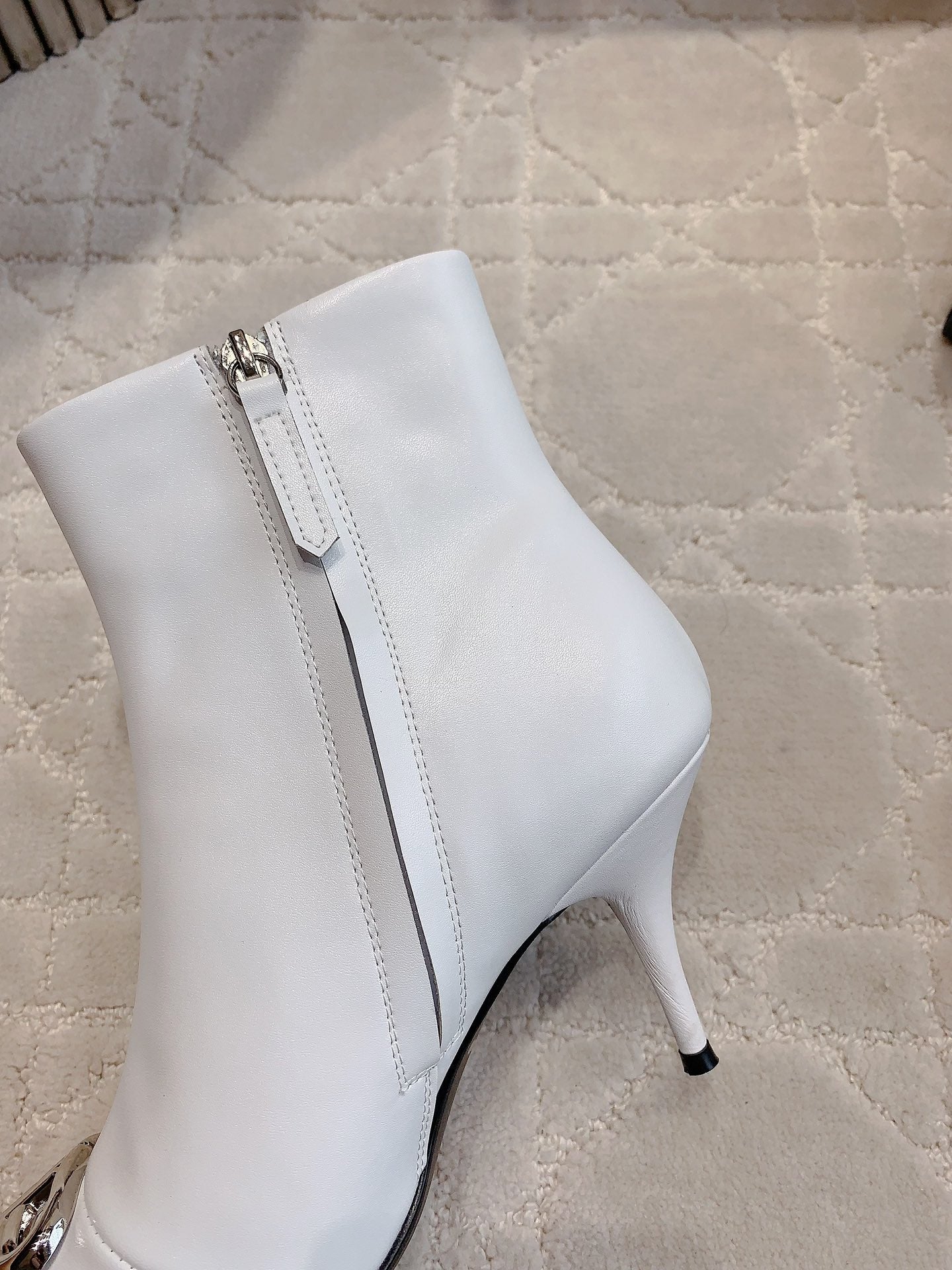 POINTED-TOE HIGH HEEL BOOTS IN WHITE SMOOTH LAMBSKIN - 34
