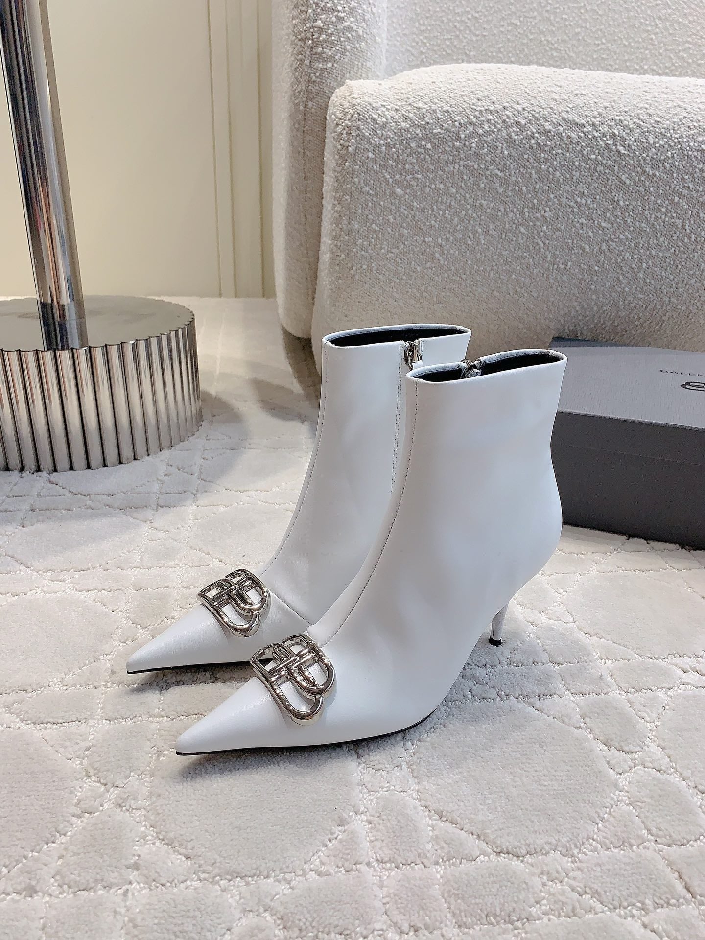 POINTED-TOE HIGH HEEL BOOTS IN WHITE SMOOTH LAMBSKIN - 34