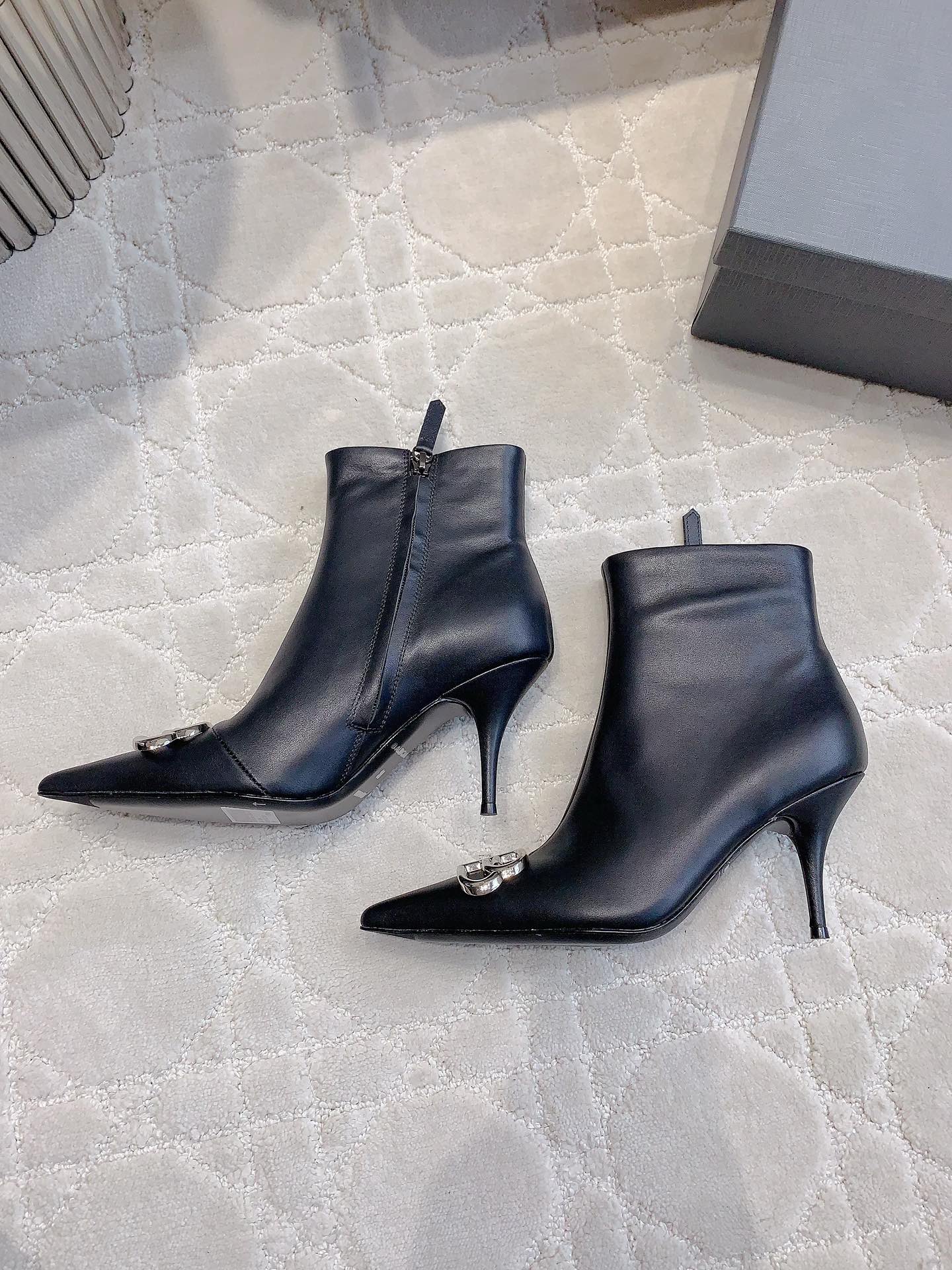 POINTED-TOE HIGH HEEL BOOTS IN BLACK SMOOTH LAMBSKIN - 34