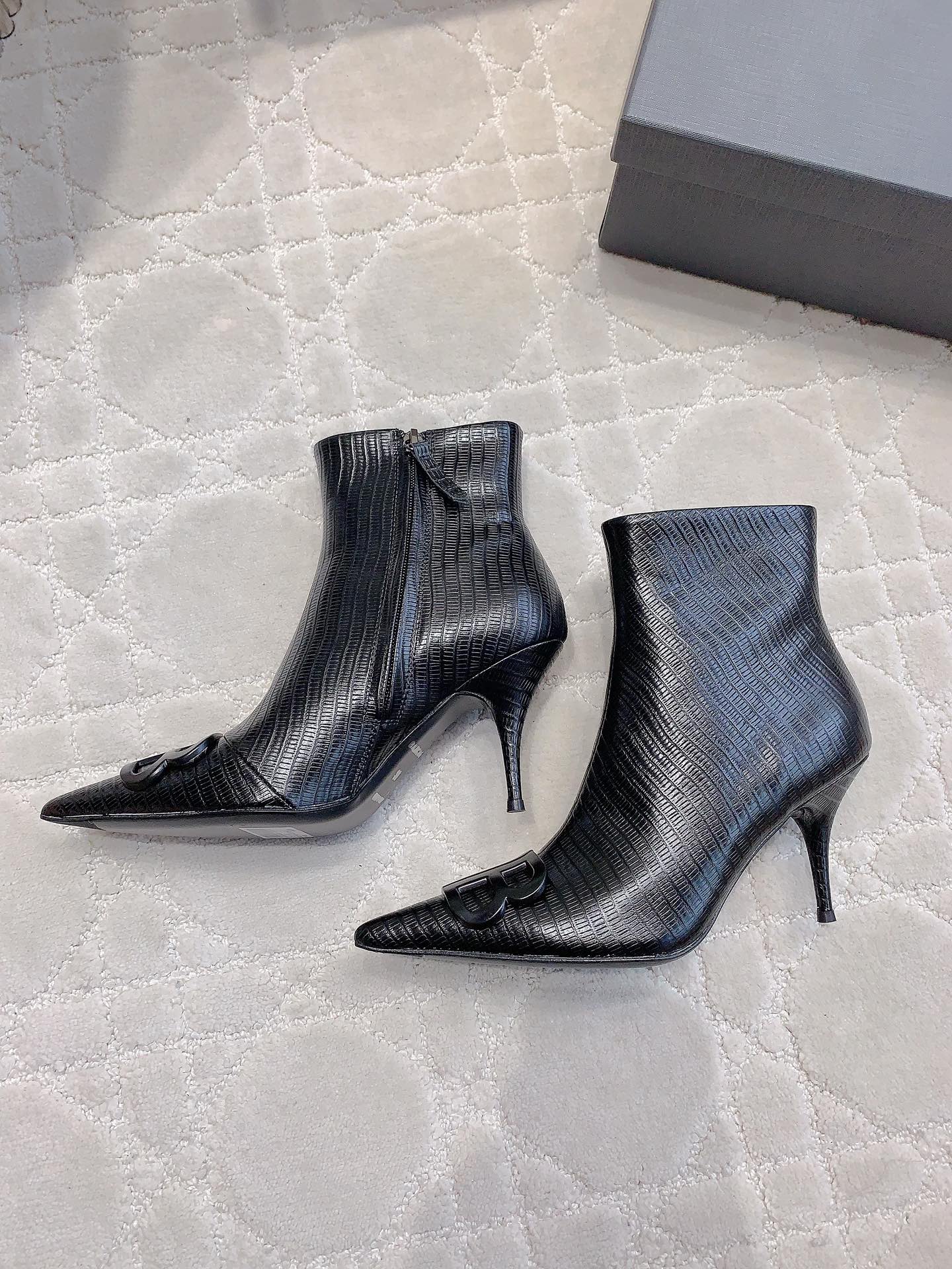 POINTED-TOE HIGH HEEL BOOTS IN BLACK LIZARD EMBOSSED CALFSKIN - 34
