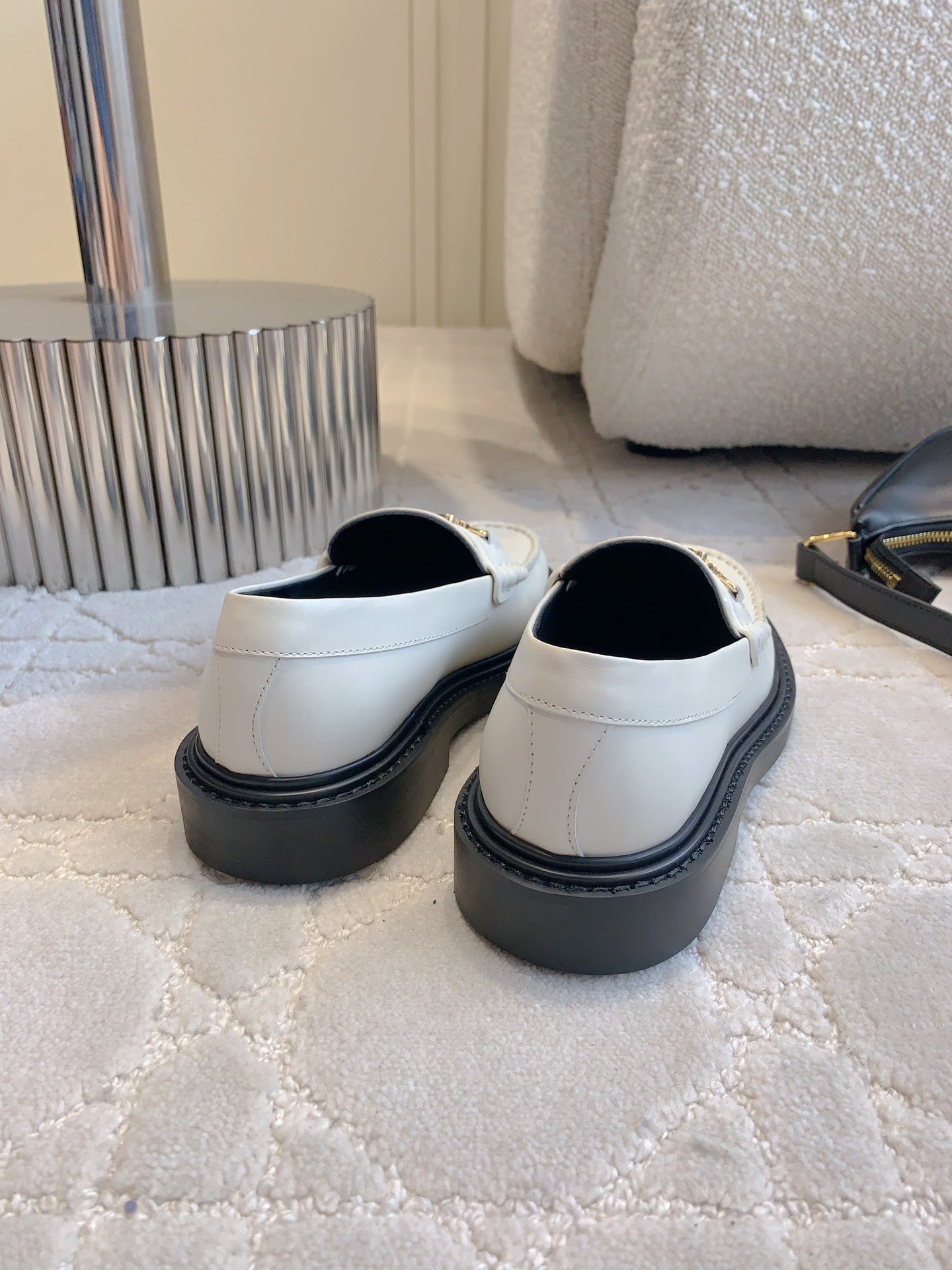 CHANEL 25S ARC DE TRIOMPHE LOAFERS IN WHITE CALFSKIN GOLD HARDWARE - 35
