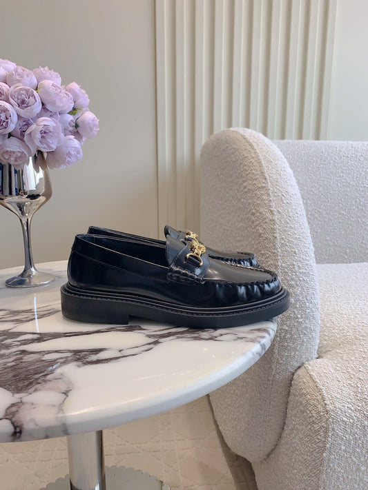ЛОФЕРИ CELINE 25S ARC DE TRIOMPHE ЧОРНІ З БЛИСКУЧОЇ ТЕЛЯЧОЇ ШКІРИ ІЗ ЗОЛОТИСТОЮ ФУРНІТУРОЮ – 35