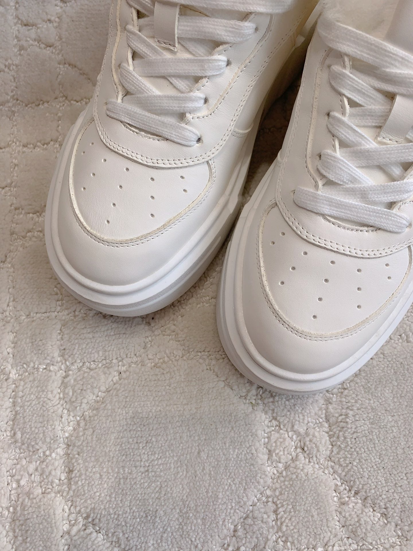 THICK SOLE SNEAKERS IN WHITE LAMBSKIN WITH RABBIT FUR LINING - 35