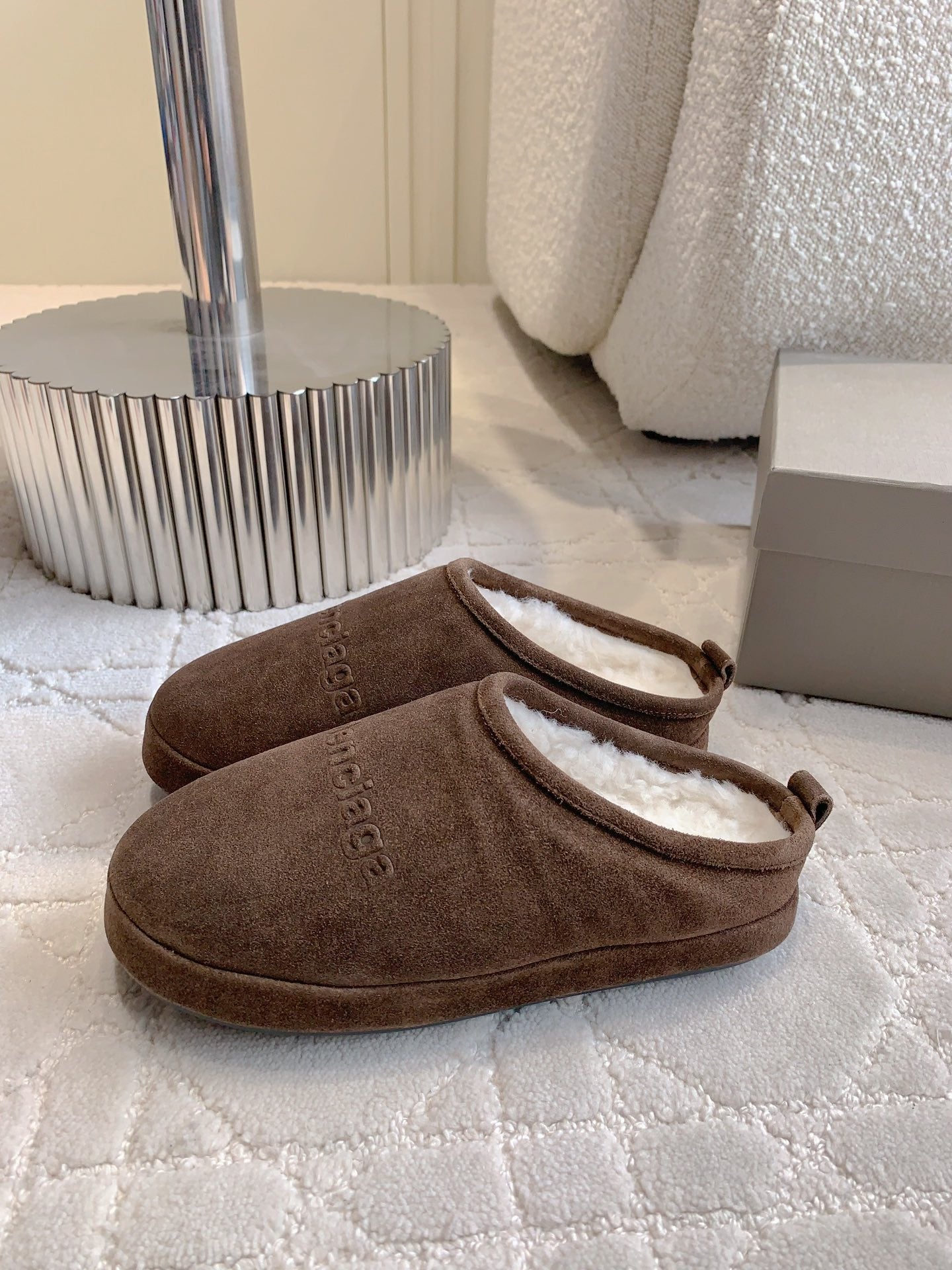 ALASKA SLIPPER IN CHOCOLATE SUEDE - 35