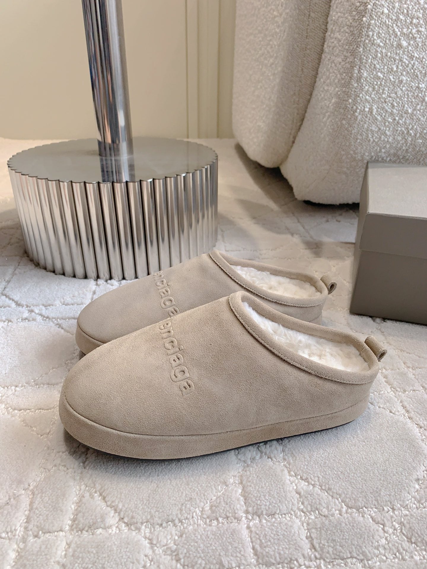 ALASKA SLIPPER IN BEIGE SUEDE - 35