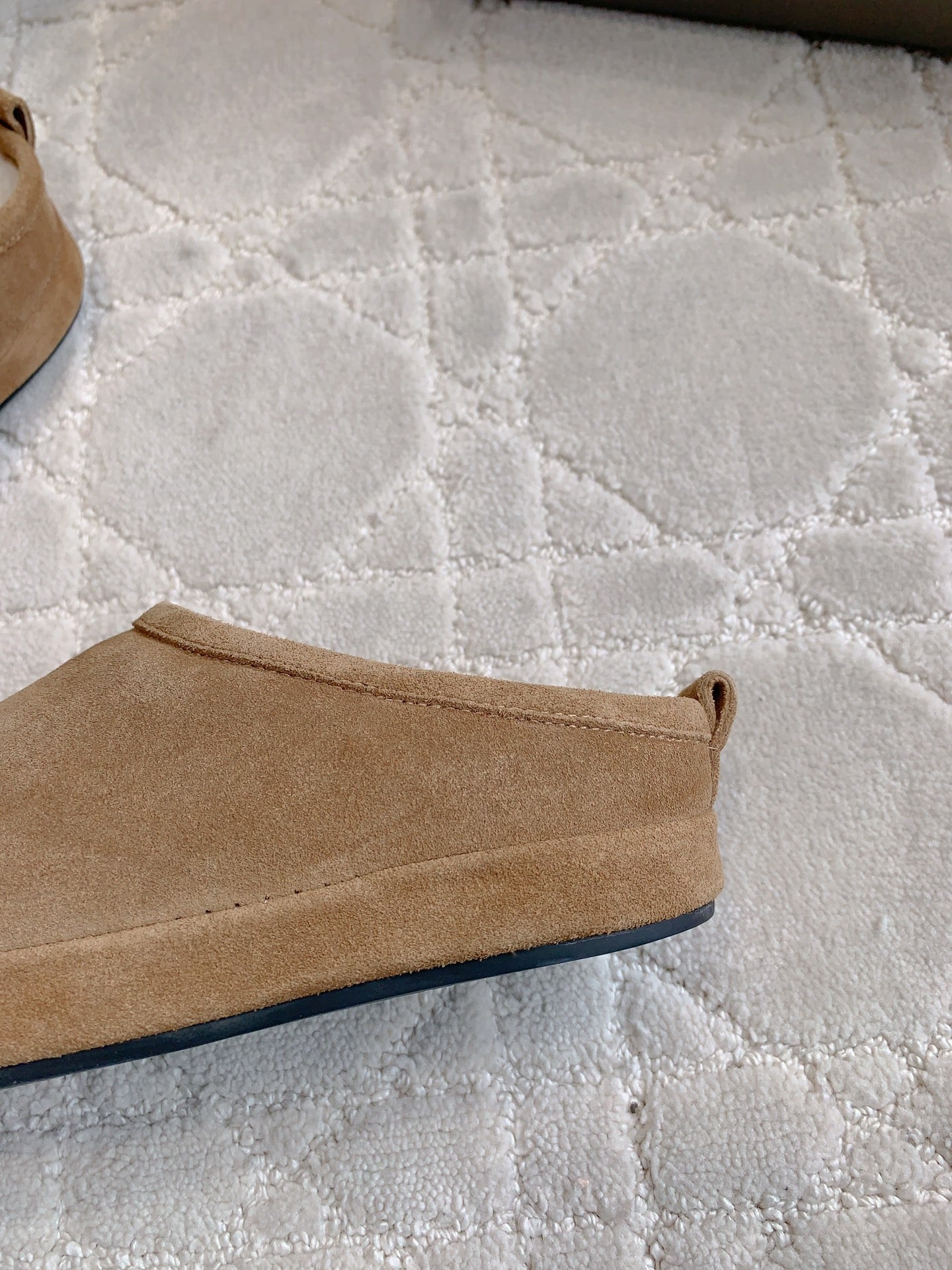 ALASKA SLIPPER IN CAMEL BROWN SUEDE - 35
