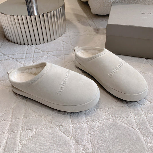 ALASKA SLIPPER IN WHITE SUEDE - 35