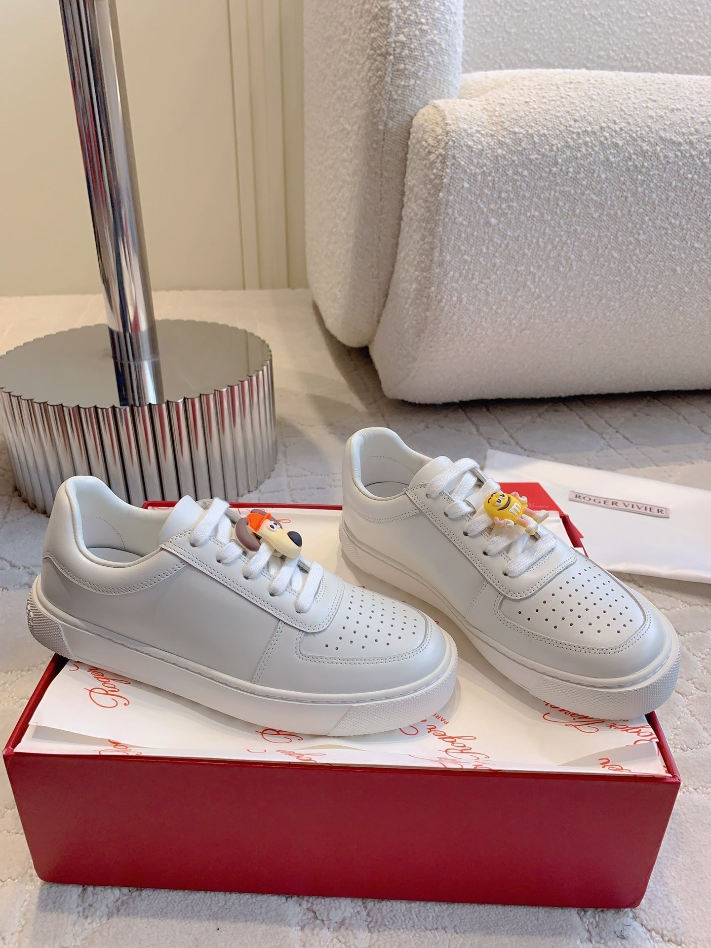 VIV' SKATE SNEAKERS IN WHITE CALFSKIN WITH CARTOON CHARM LACES - 34