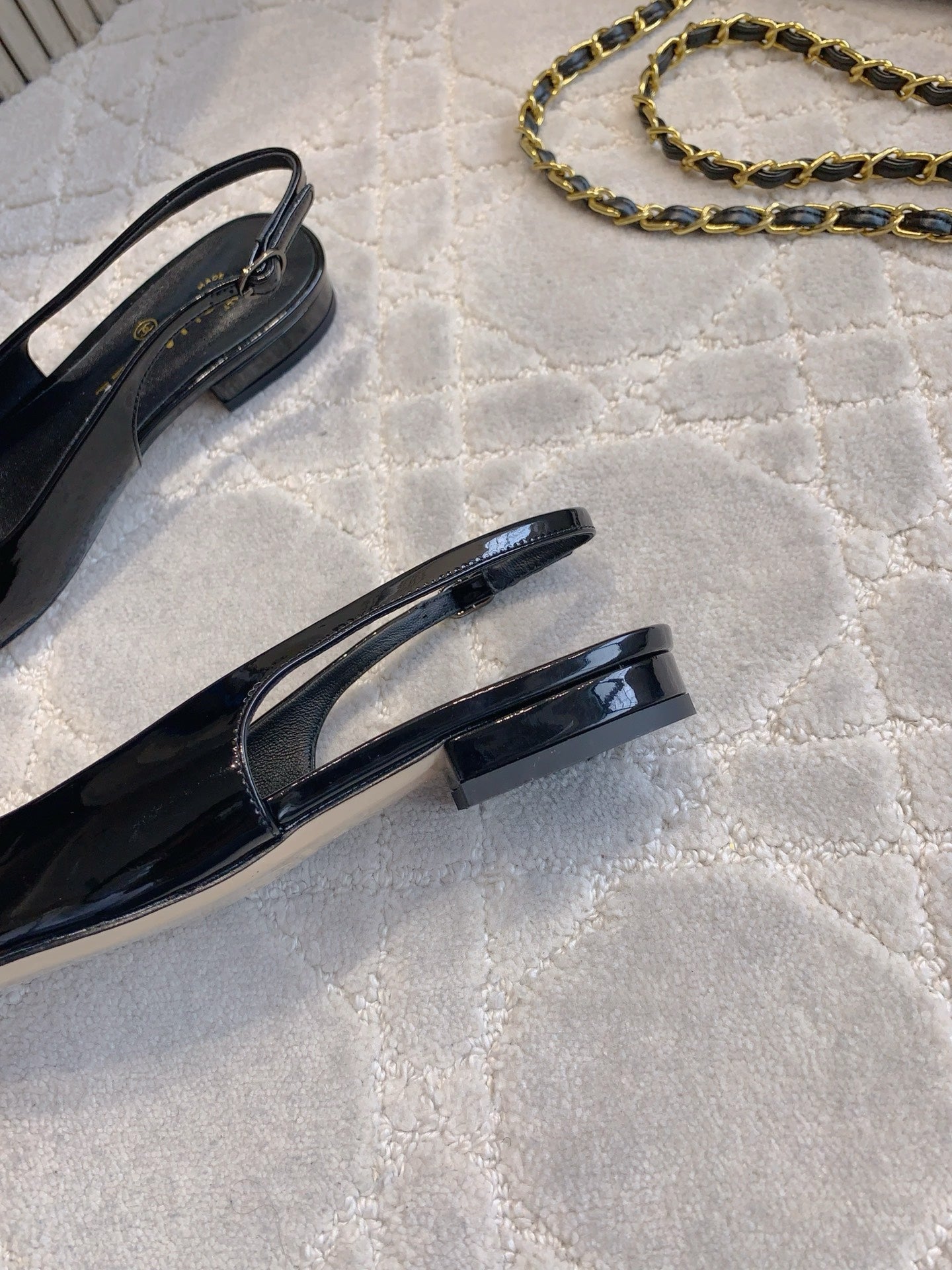 FLAT SLINGBACKS 2 CM IN BLACK PATENT CALFSKIN - 35