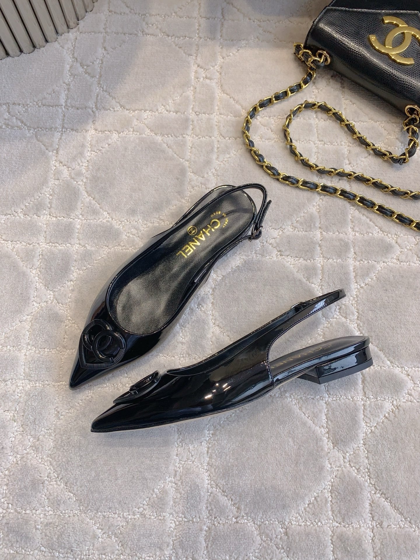 FLAT SLINGBACKS 2 CM IN BLACK PATENT CALFSKIN - 35