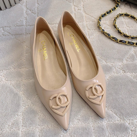 FLAT PUMP 2 CM IN BEIGE CREAM PATENT CALFSKIN - 35