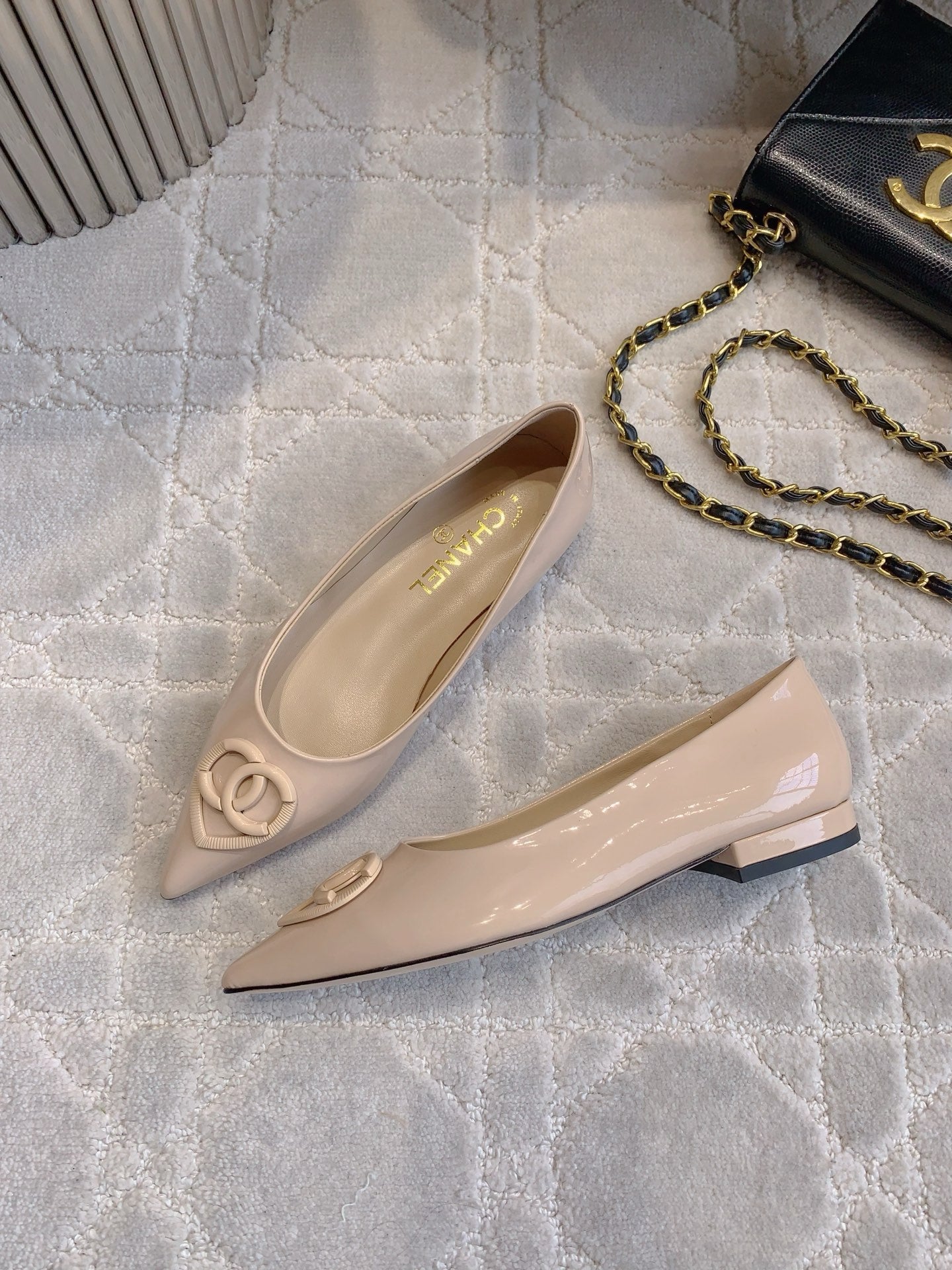FLAT PUMP 2 CM IN BEIGE CREAM PATENT CALFSKIN - 35