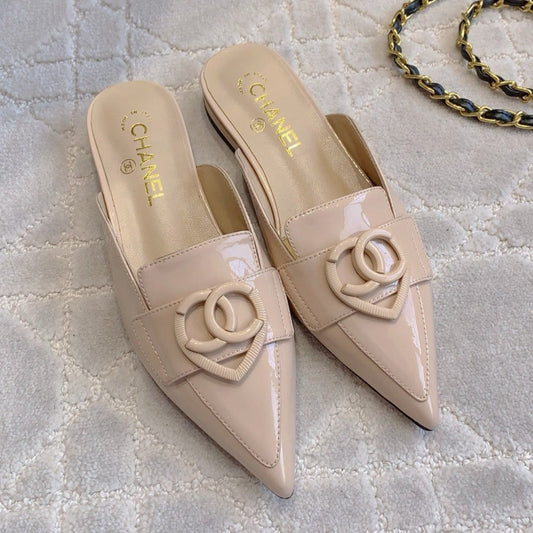 FLAT MULE 2 CM IN BEIGE CREAM PATENT CALFSKIN - 35