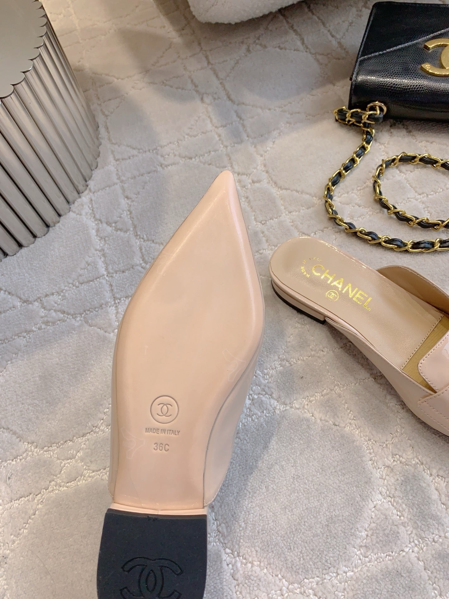 FLAT MULE 2 CM IN BEIGE CREAM PATENT CALFSKIN - 35