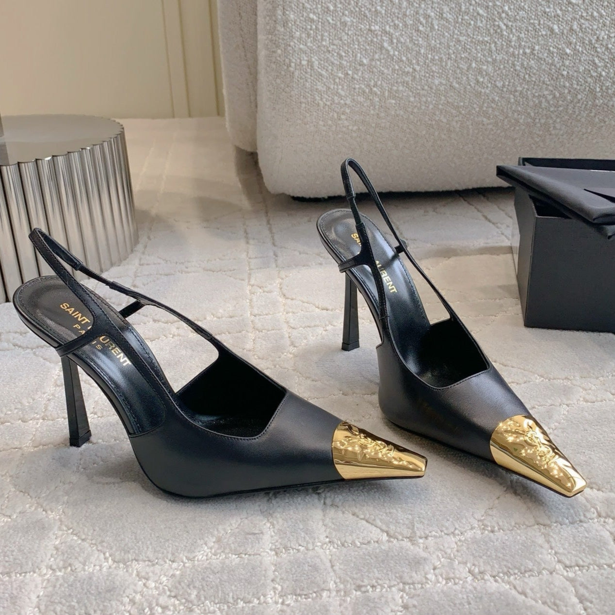 HIGH HEEL 10 CM SLINGBACK IN BLACK CALFSKIN WITH GOLD HARDWARE - 35