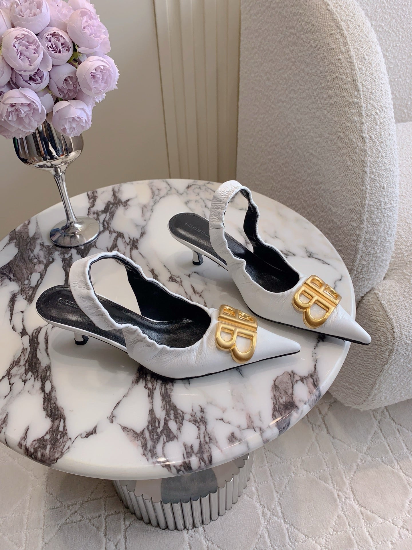 BALENCIAGA 25S HIGH SLINGBACK 35 MM IN WHITE LAMBSKIN WITH GOLD HARDWARE - 34