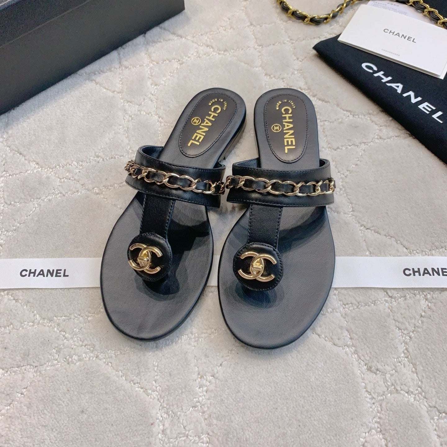 CC THONG SLIPPERS IN BLACK LAMBSKIN MIX CHAIN - 35
