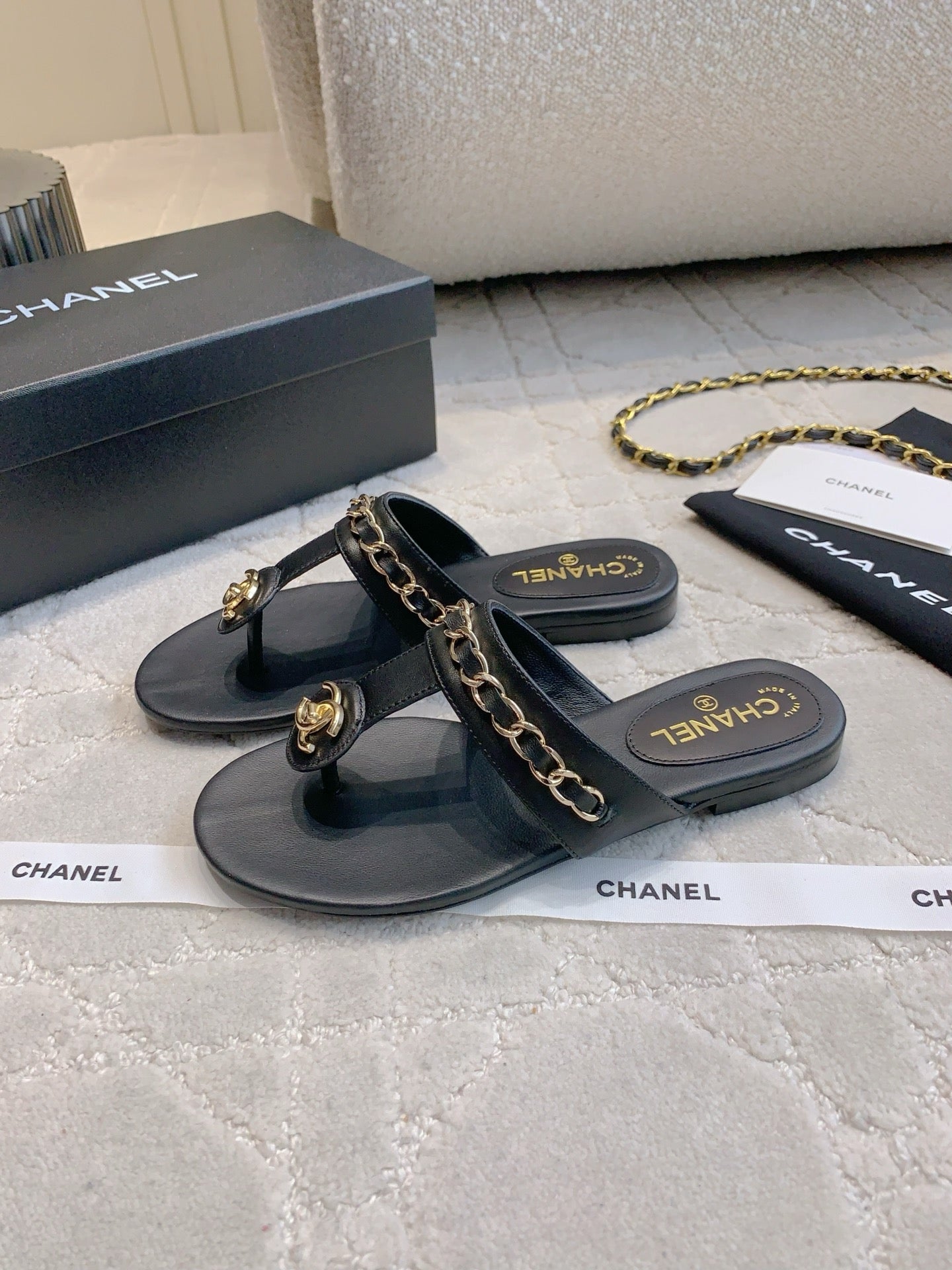 CC THONG SLIPPERS IN BLACK LAMBSKIN MIX CHAIN - 35