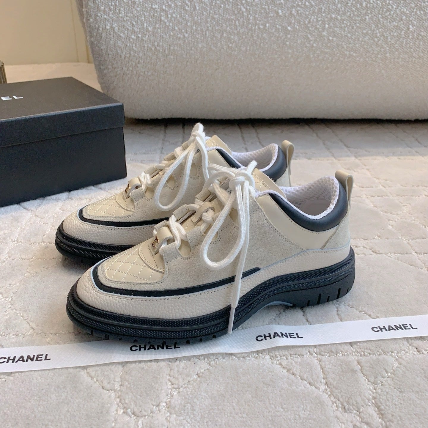 CHANEL 25S TRAINERS 40MM IN WHITE AND BLACK CALFSKIN - 35