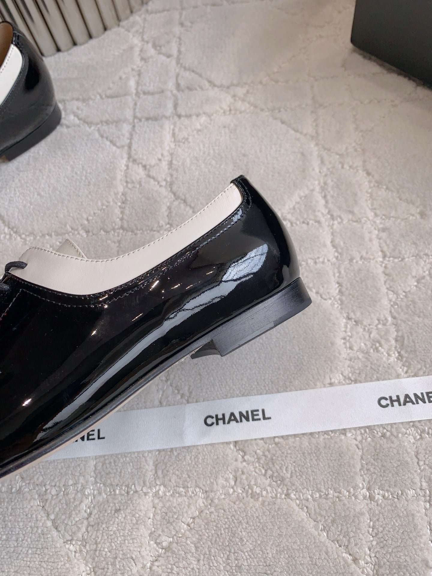 CHANEL 25S TWO TONE LACE UP IN BLACK AND WHITE SHINY CALFSKIN - 35