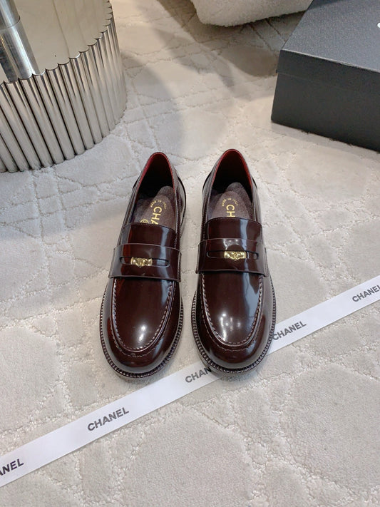 CHANEL 25S МОКАСИНИ З ТЕЛЯЧОЇ ШКІРИ КОЛЬОРУ ЧЕРВОНОГО ДЕРЕВА З ФУРНІТУРОЮ ЗІ ЗОЛОТА - 35