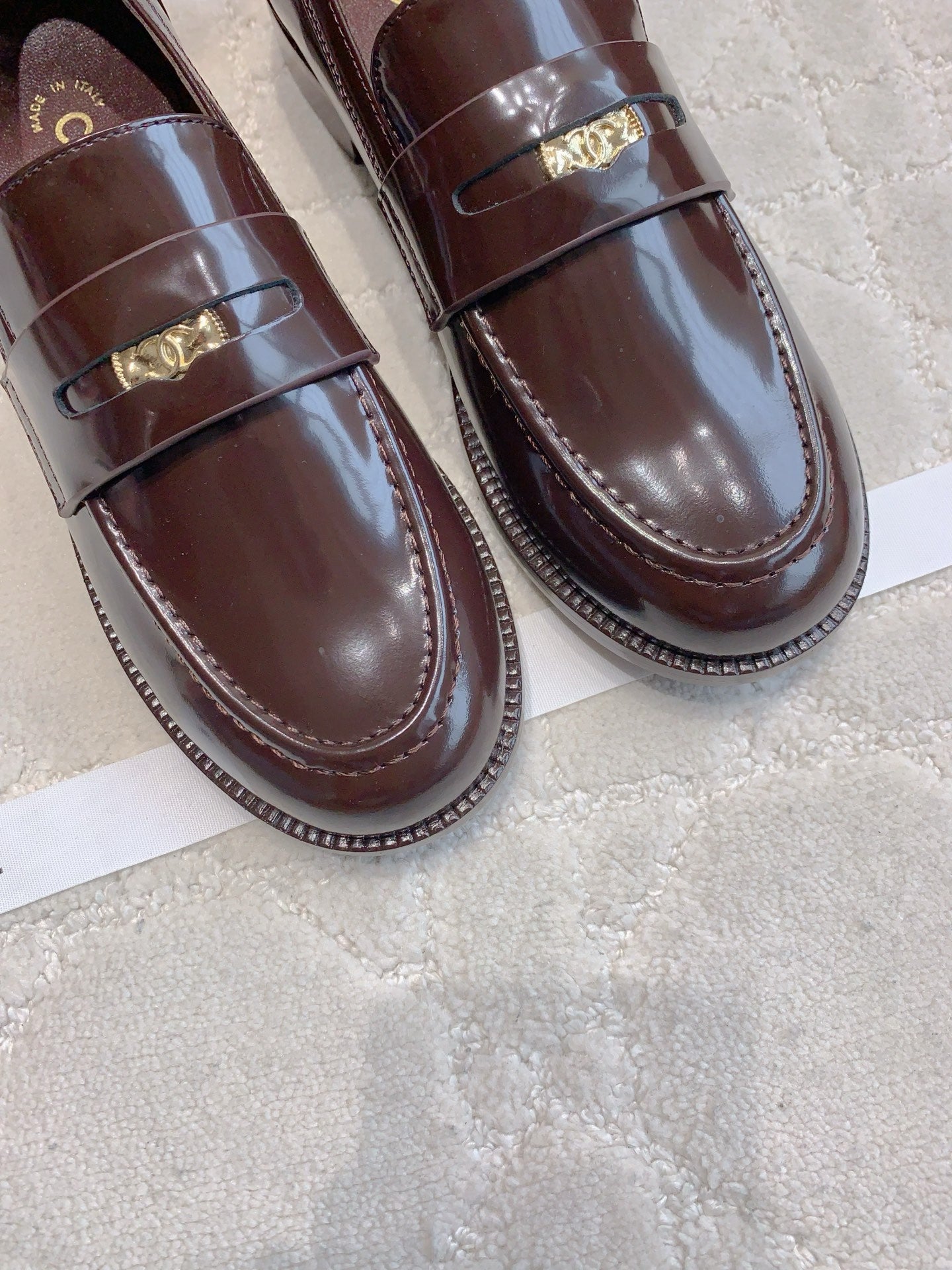 CHANEL 25S MOCCASINS IN ROSEWOOD CALFSKIN GOLD HARDWARE - 35