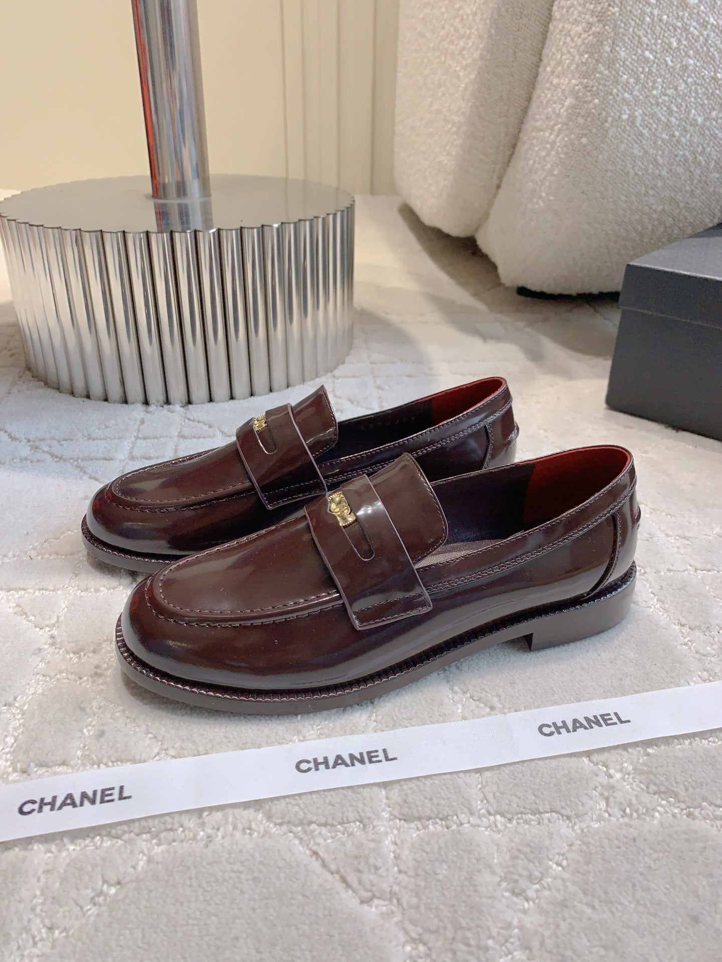 CHANEL 25S MOCCASINS IN ROSEWOOD CALFSKIN GOLD HARDWARE - 35
