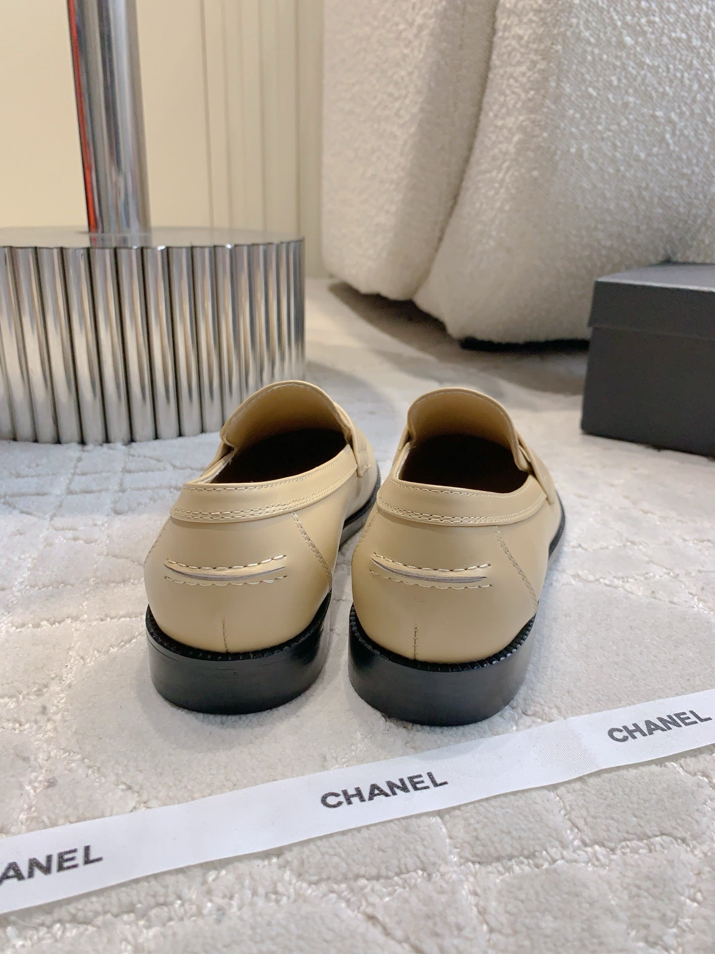 CHANEL 25S MOCCASINS IN BEIGE CALFSKIN GOLD HARDWARE - 35