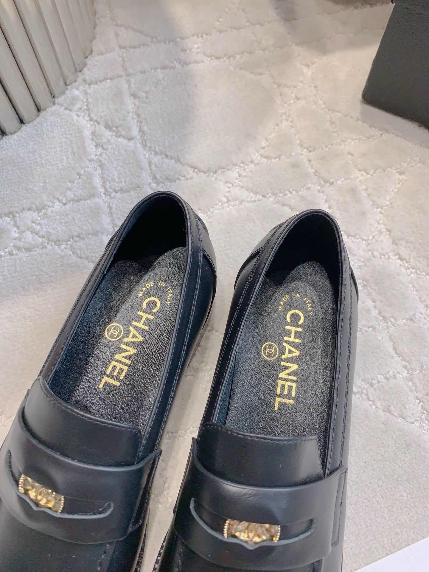 CHANEL 25S MOCCASINS IN BLACK CALFSKIN GOLD HARDWARE - 35
