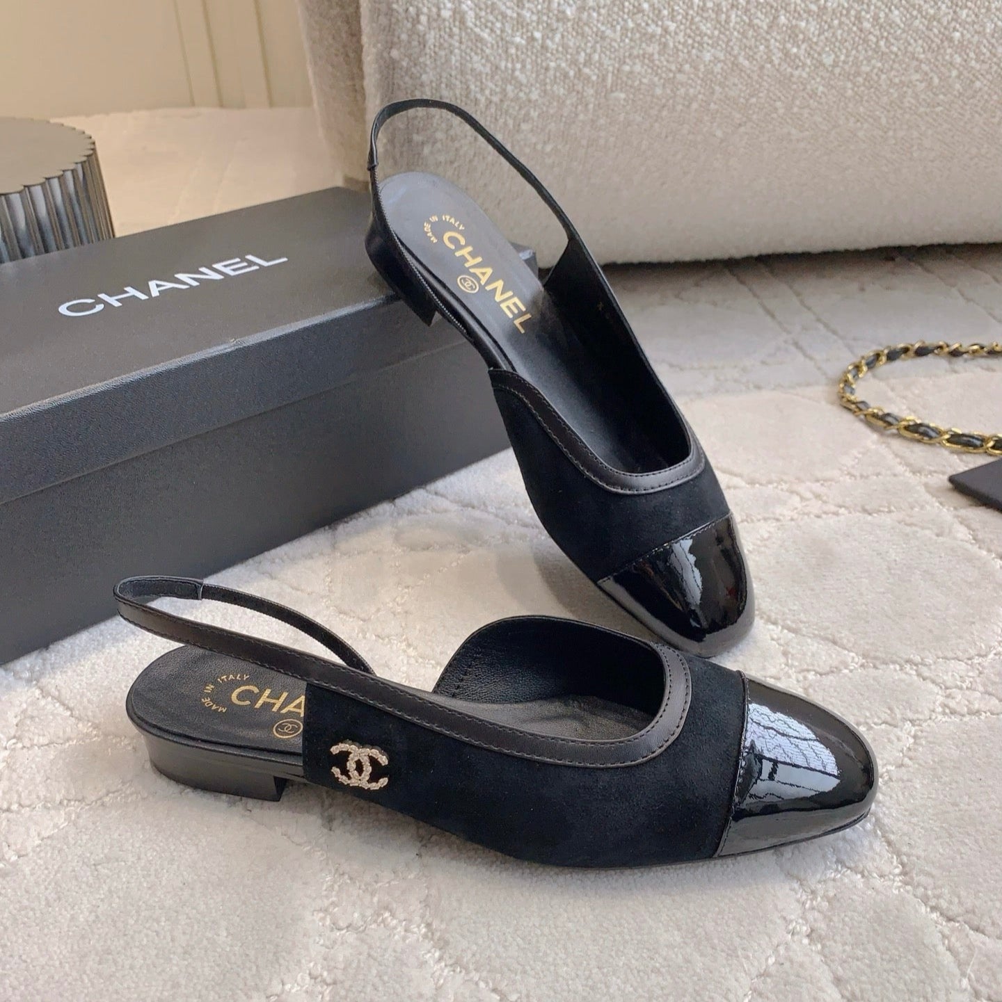 CHANEL 25S SLINGBACK IN BLACK CALFSKIN AND SUEDE GOLD HARDWARE - 35