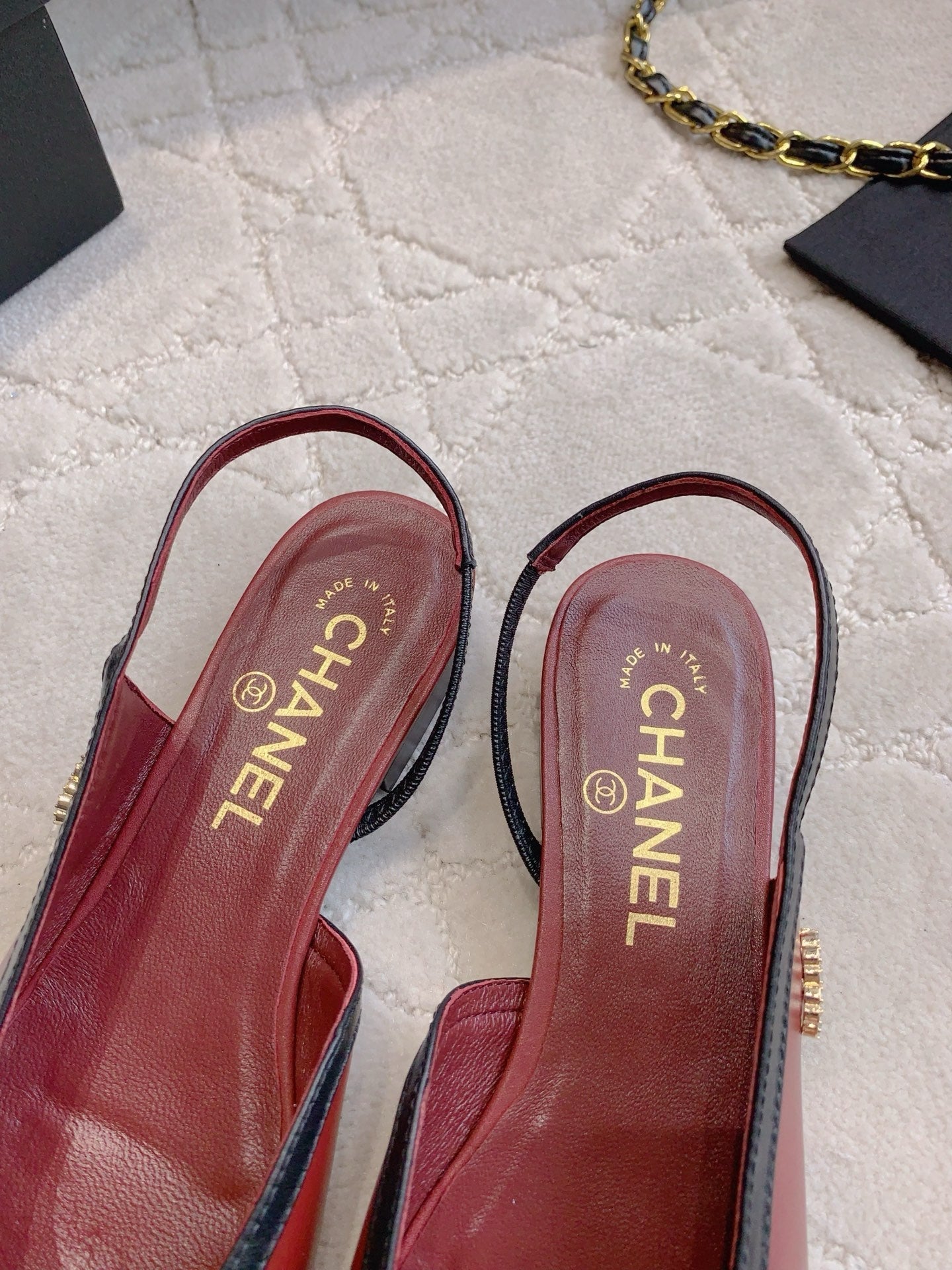 CHANEL 25S SLINGBACK IN BLACK AND ROSEWOOD CALFSKIN GOLD HARDWARE - 35