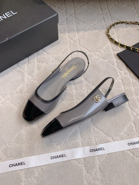 CHANEL 25S СЛІНГБЕКИ З ТЕЛЯЧОЇ ШКІРИ ЧОРНОГО ТА СІРО-КОРИЧНЕВОГО КОЛЬОРУ З ФУРНІТУРОЮ ЗІ ЗОЛОТА - 35