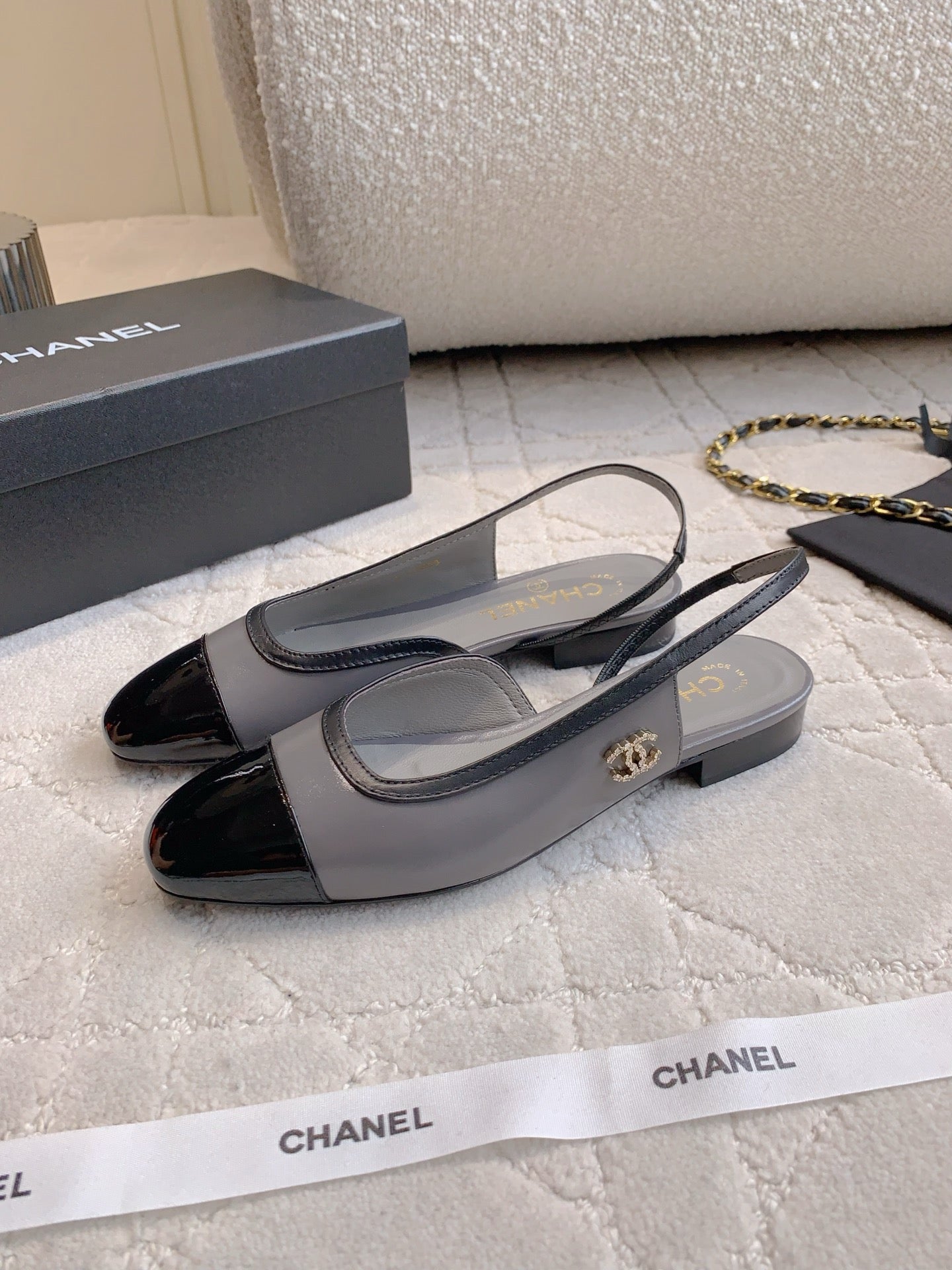 CHANEL 25S SLINGBACK IN BLACK AND TAUPE GRAY CALFSKIN GOLD HARDWARE - 35