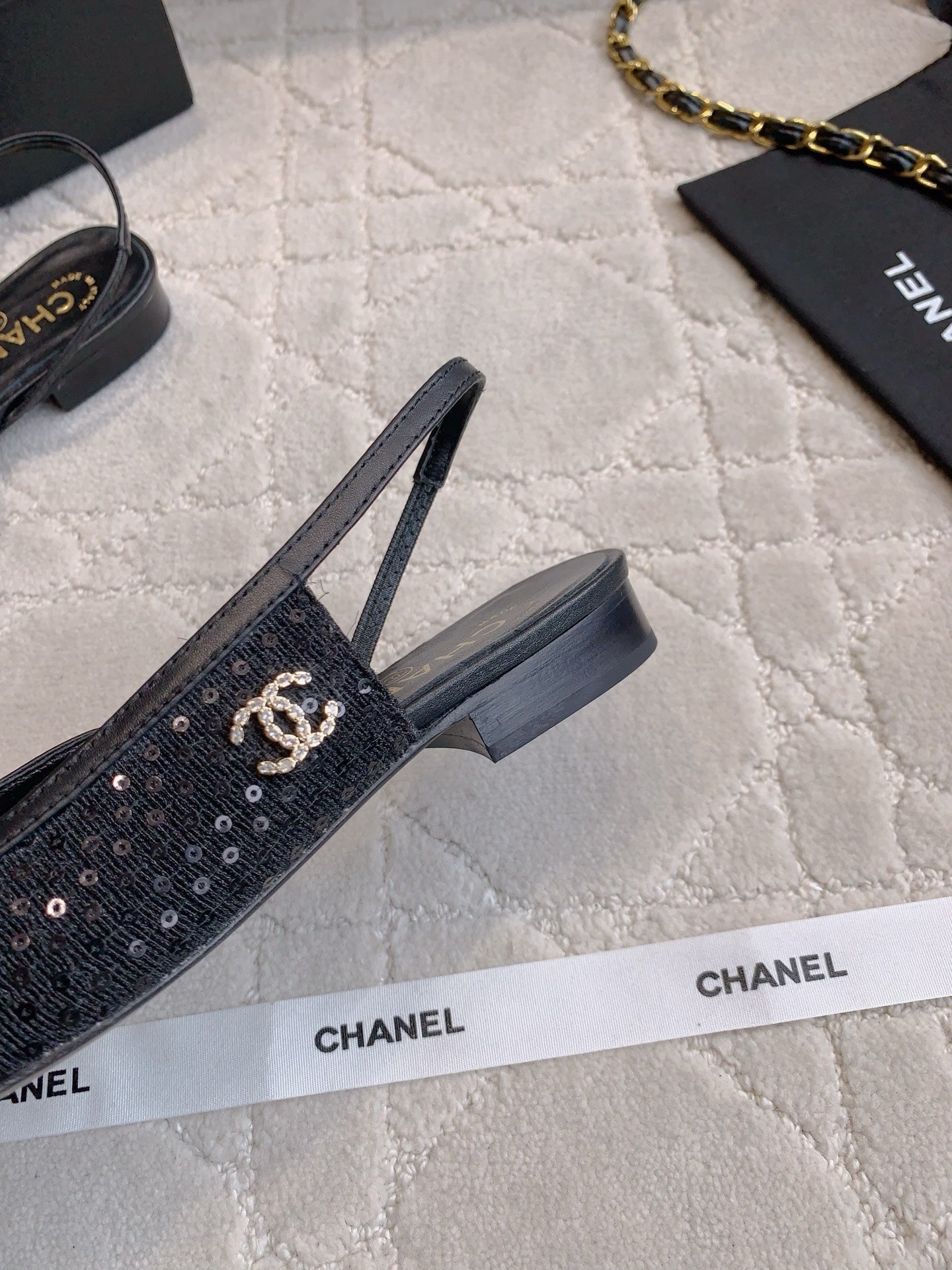 CHANEL 25S SLINGBACK IN SPARKLING BLACK CALFSKIN AND CANVAS GOLD HARDWARE - 35
